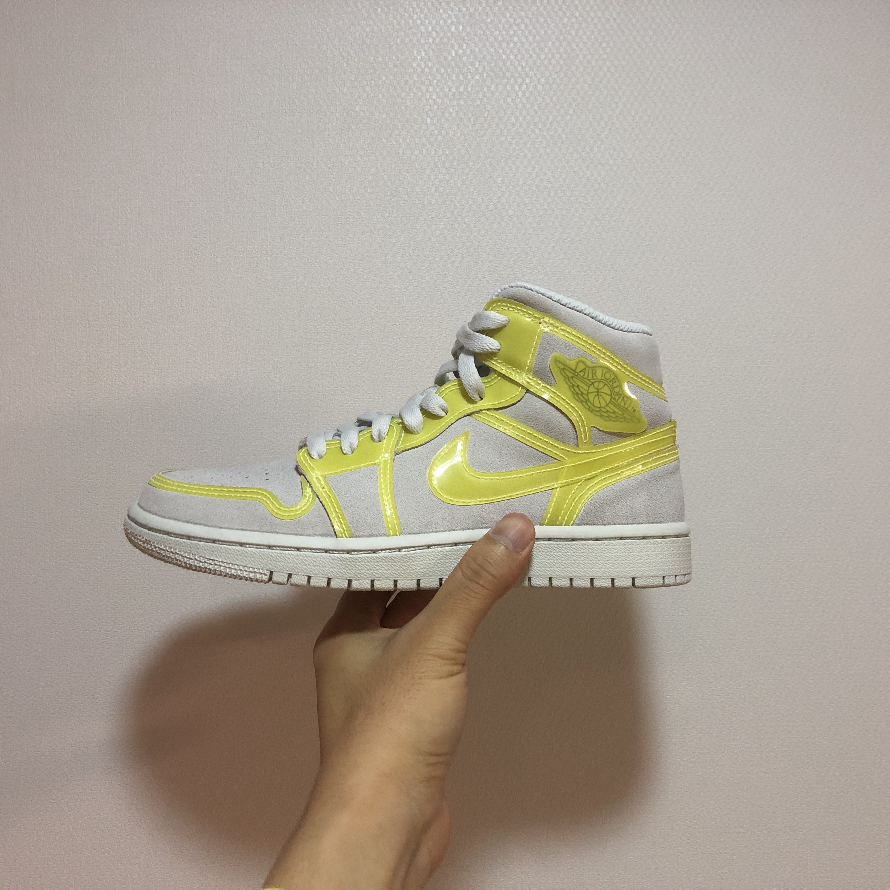 (W) Jordan 1 Mid LX Opti Yellow 착용 스타일
