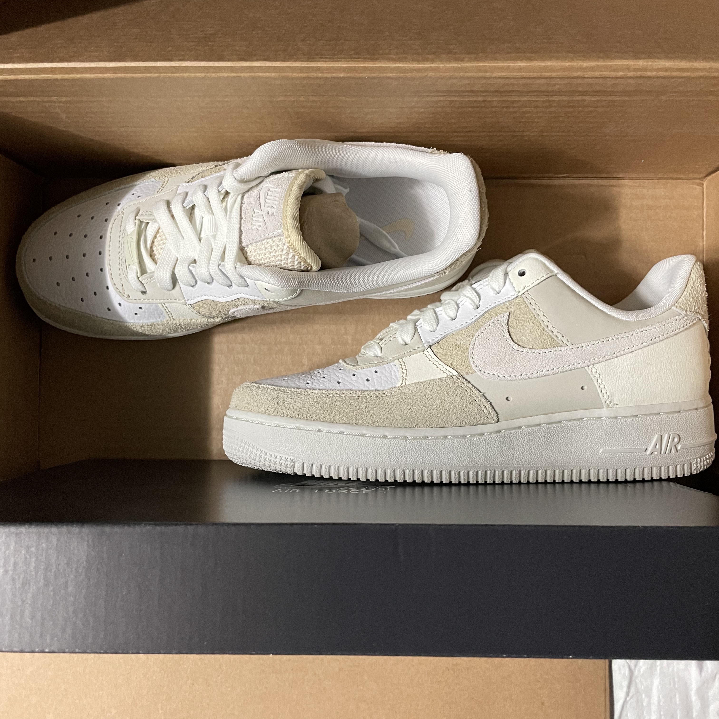 (W) Nike Air Force 1 '07 Coconut Milk 착용 스타일 - 1