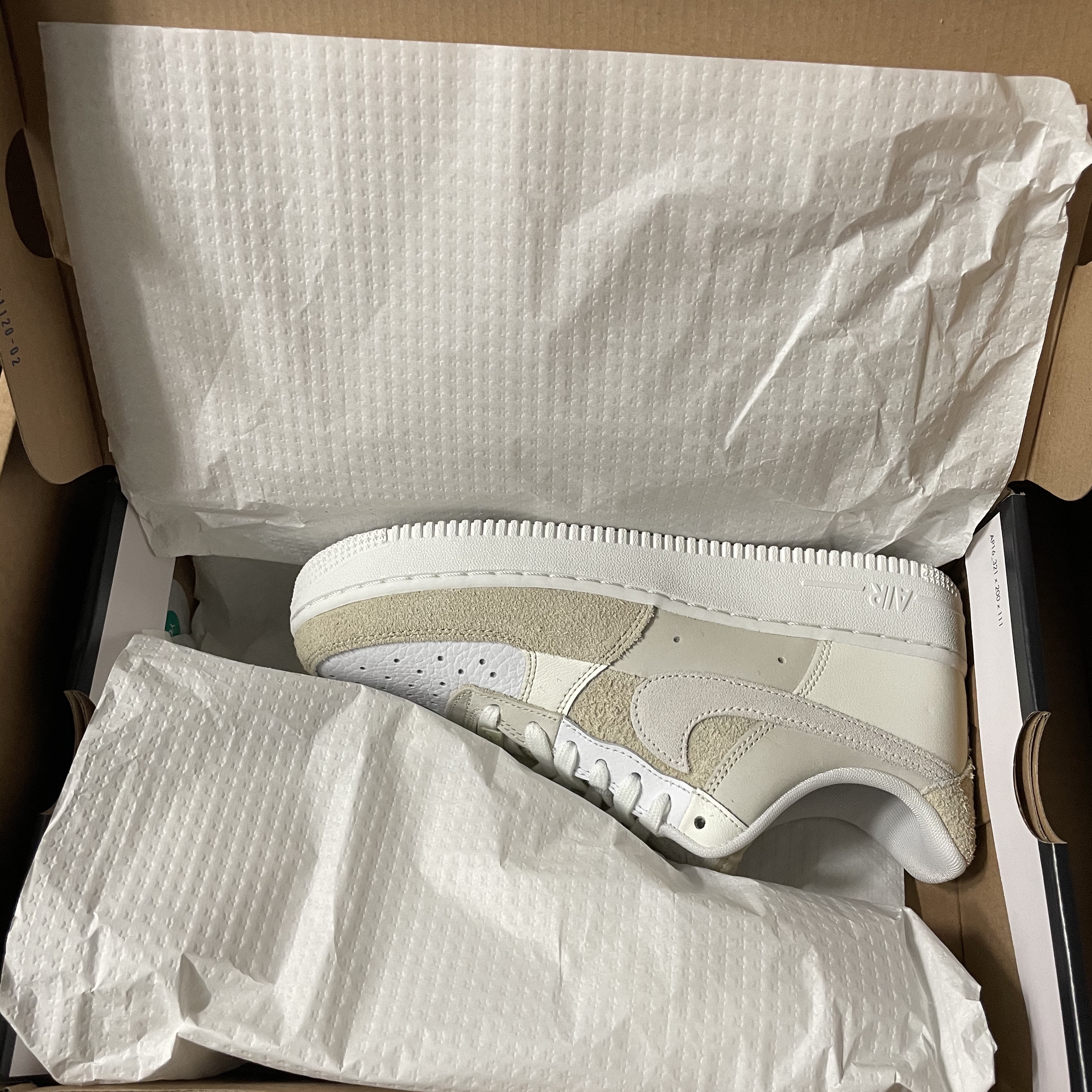 (W) Nike Air Force 1 '07 Coconut Milk 착용 스타일 - 4