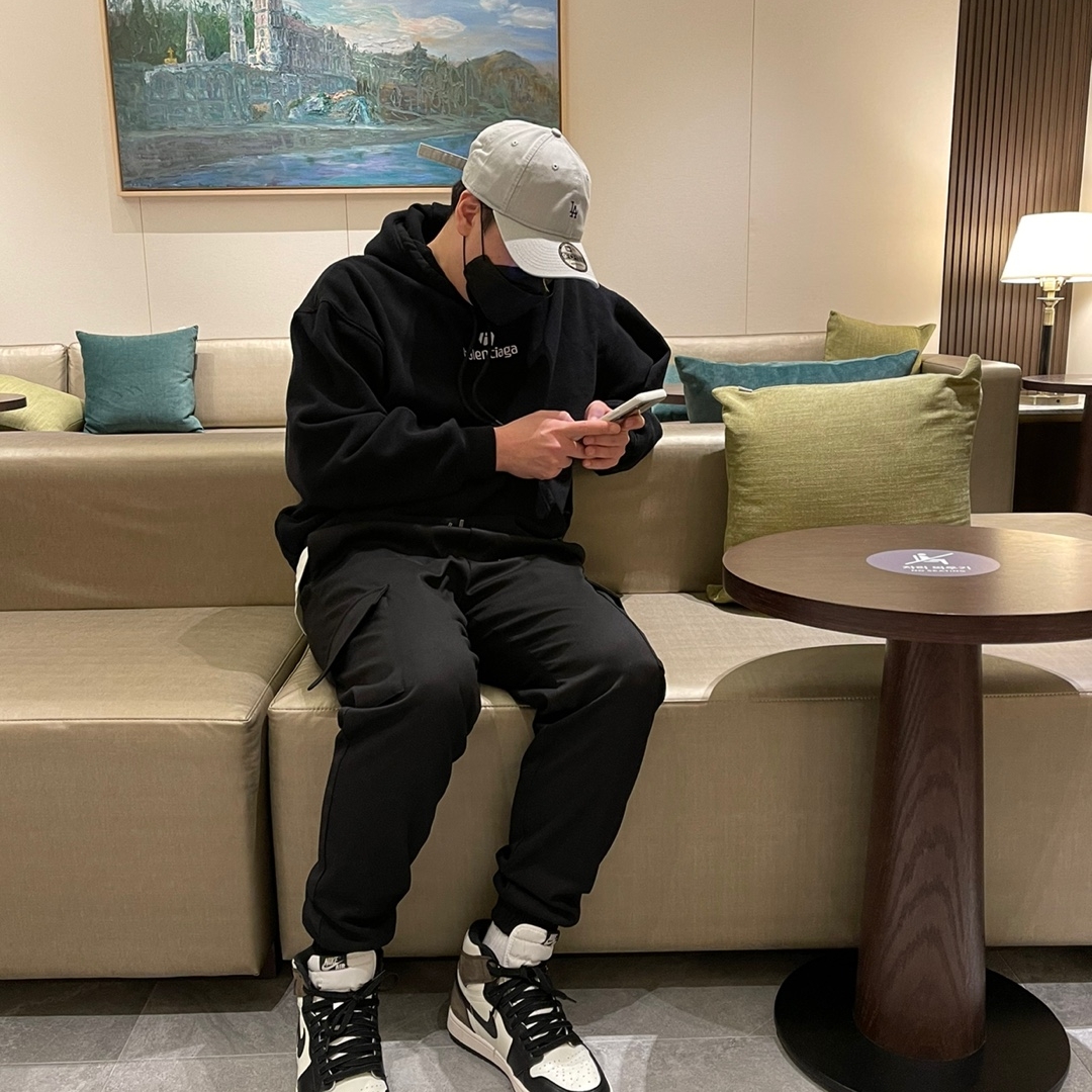 Jordan 1 Retro High OG Black Mocha 착용 스타일