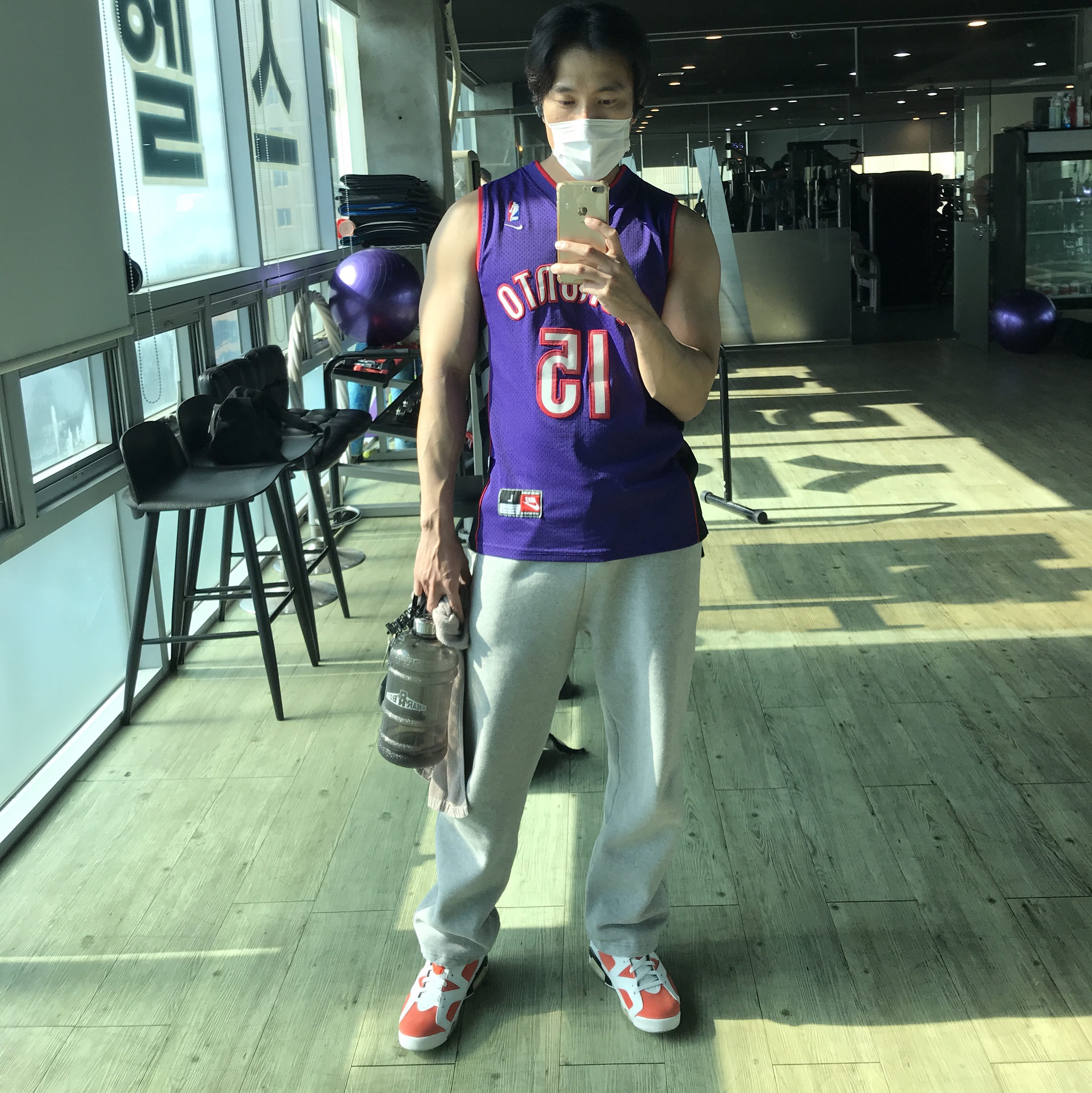 Jordan 6 Retro Gatorade Like Mike White 착용 스타일