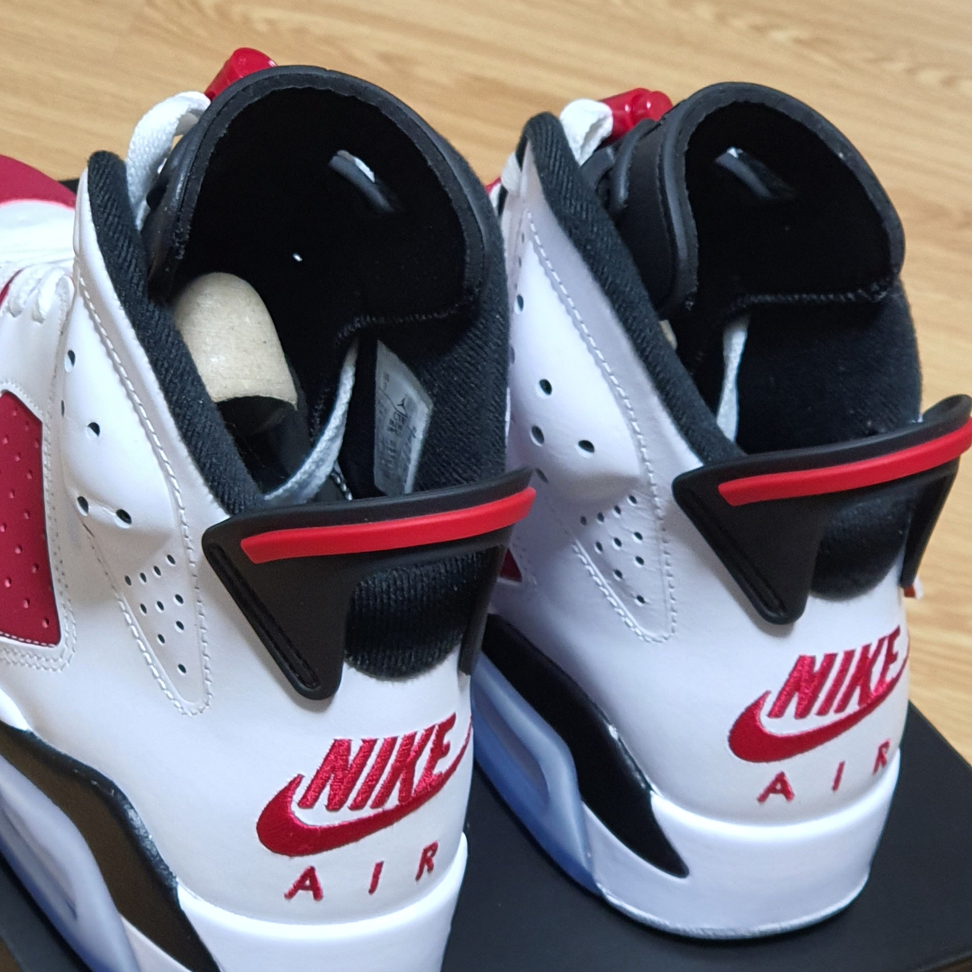 Jordan 6 Retro Carmine 2021, Jordan 4 Retro Taupe Haze 착용 스타일 - 3