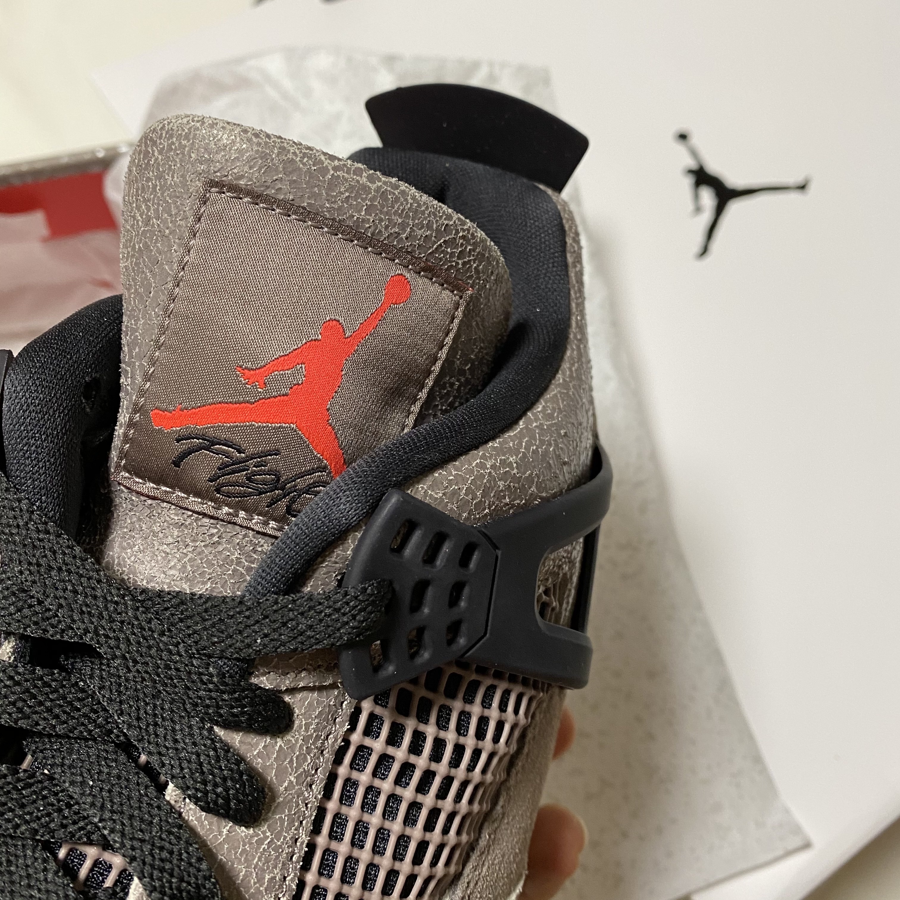 Jordan 4 Retro Taupe Haze 착용 스타일 - 2