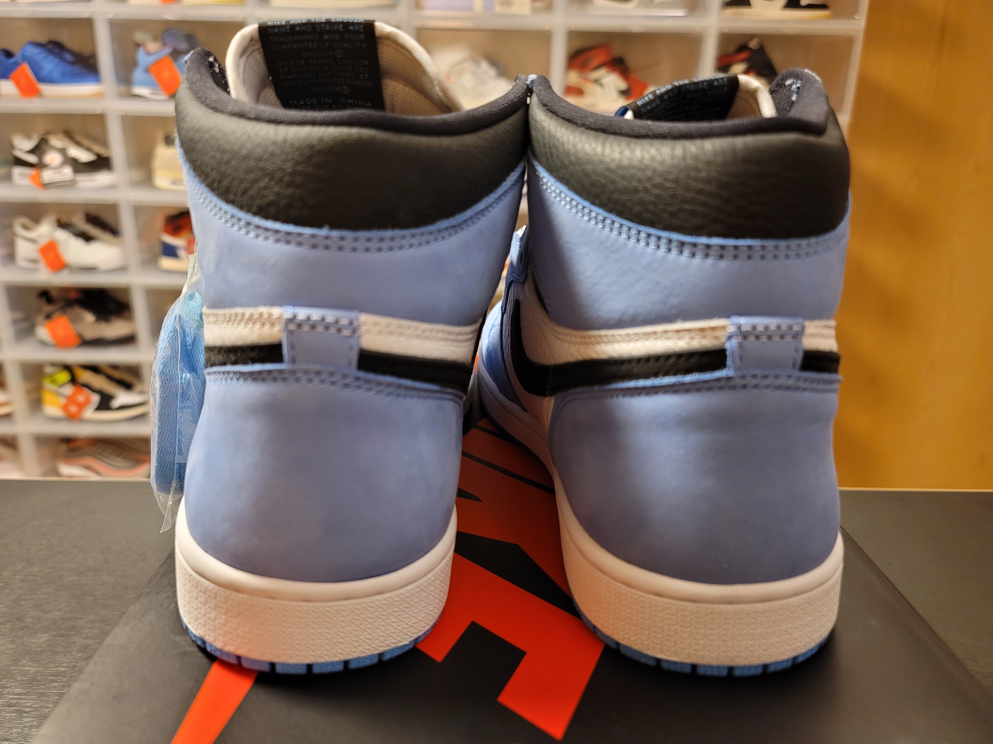Jordan 1 Retro High OG University Blue 착용 스타일 - 4