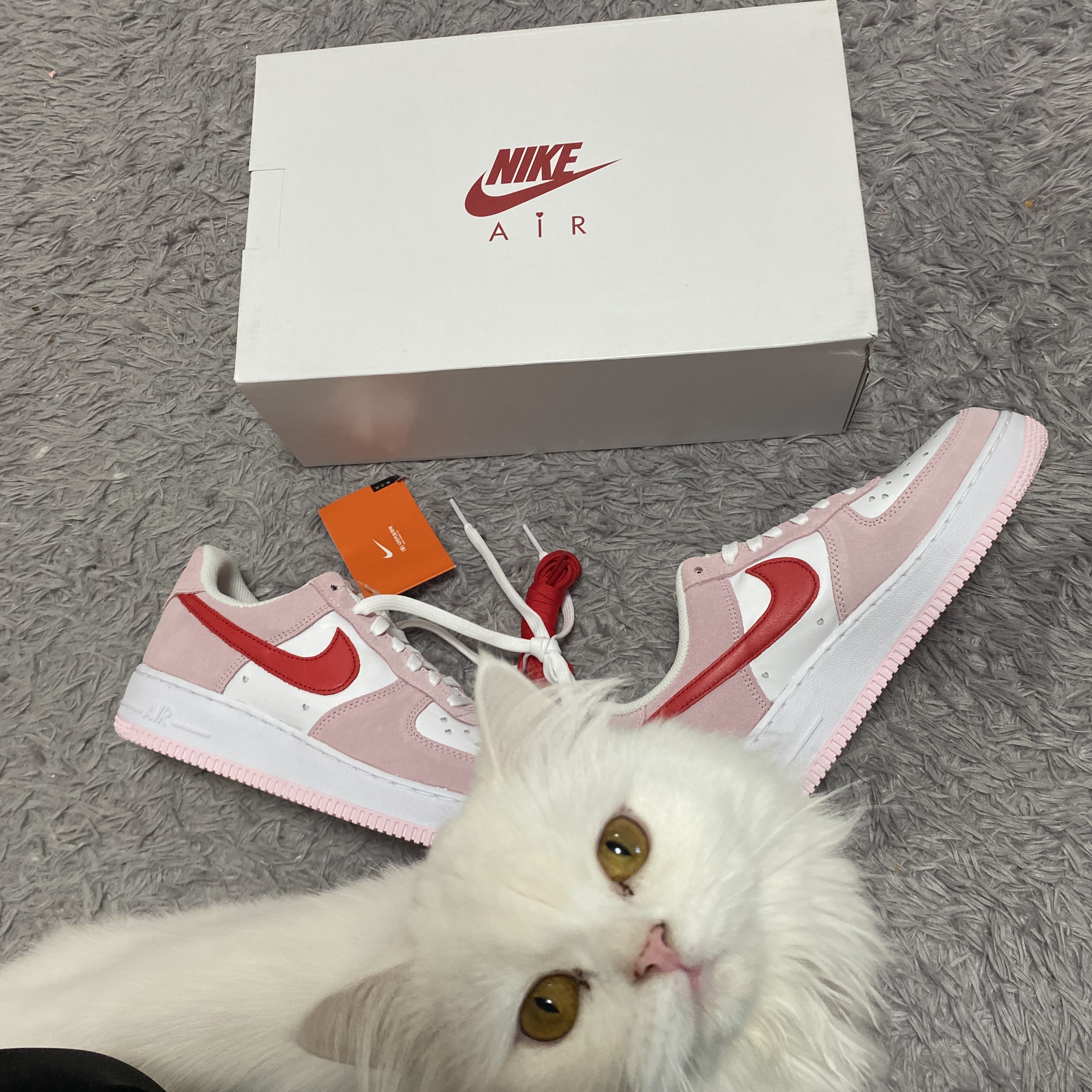 Nike Air Force 1 '07 QS Valentine's Day 착용 스타일