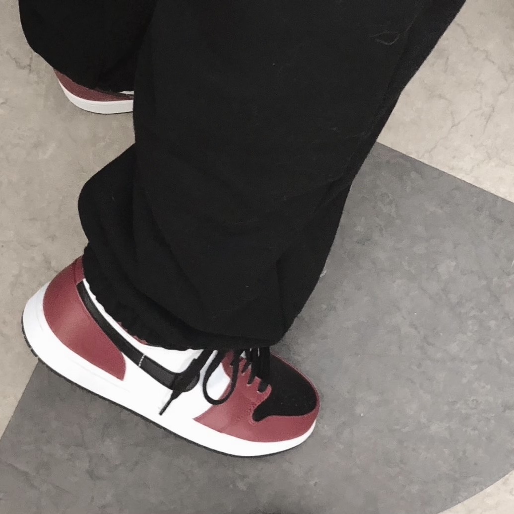 Jordan 1 Mid Chicago Black Toe 착용 스타일