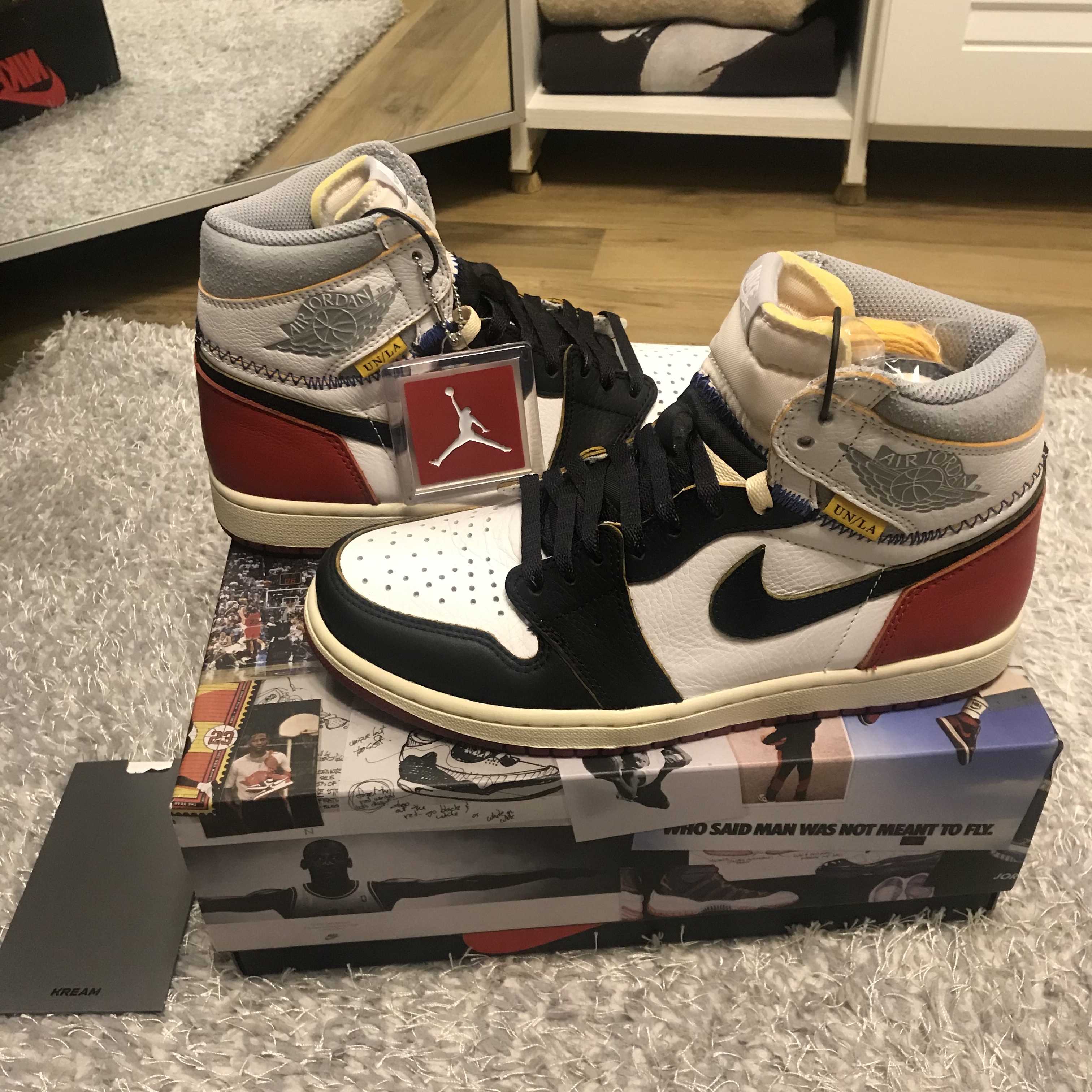 Jordan 1 x Union Retro High Black Toe, Jordan 1 x Travis Scott Retro High OG SP Mocha 착용 스타일 - 2