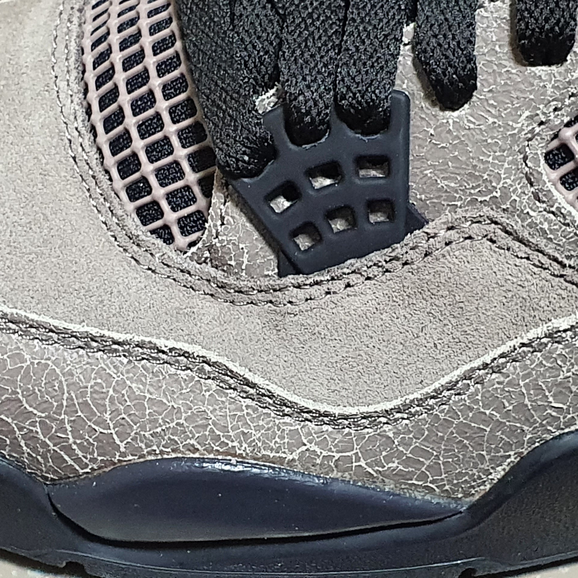 Jordan 4 Retro Taupe Haze 착용 스타일 - 2
