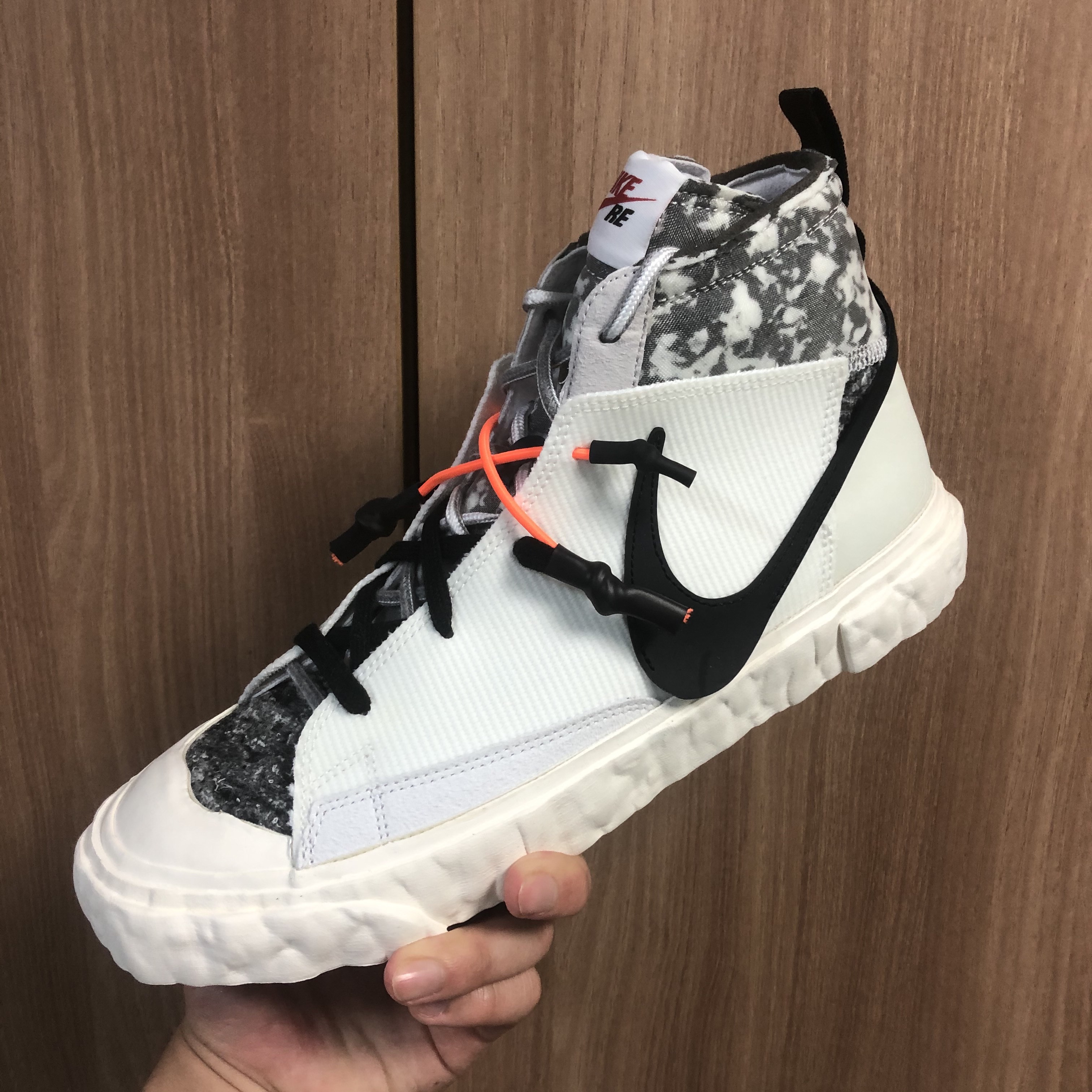 Nike x Readymade Blazer Mid White 착용 스타일 - 2
