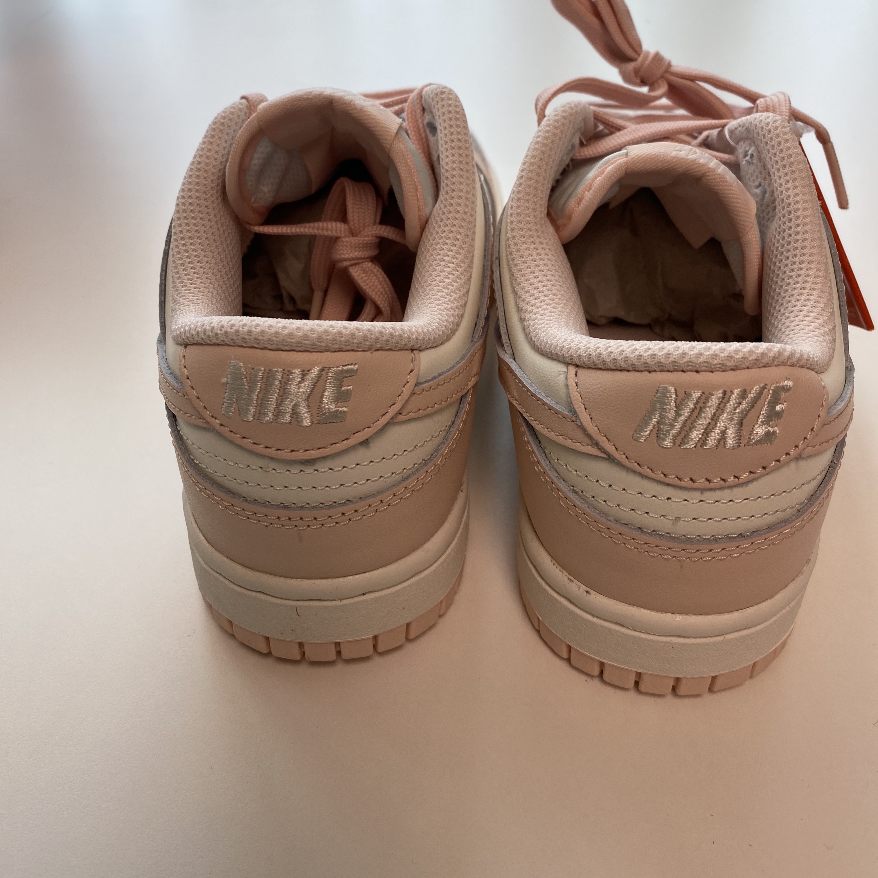 (W) Nike Dunk Low Orange Pearl 착용 스타일 - 4