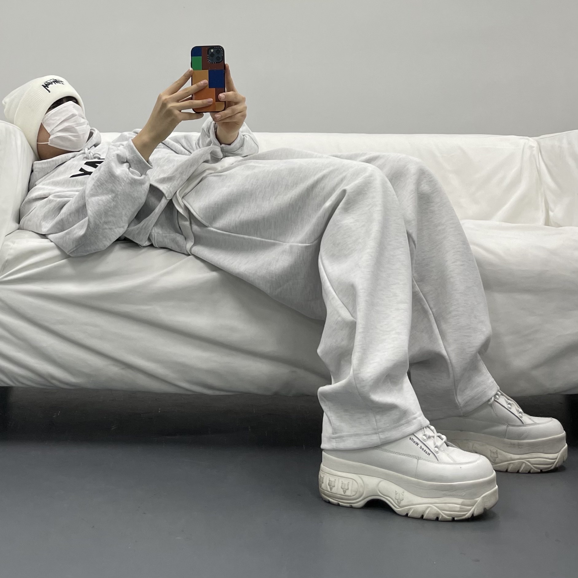 Nike x Stussy Cuff Beanie White 착용 스타일