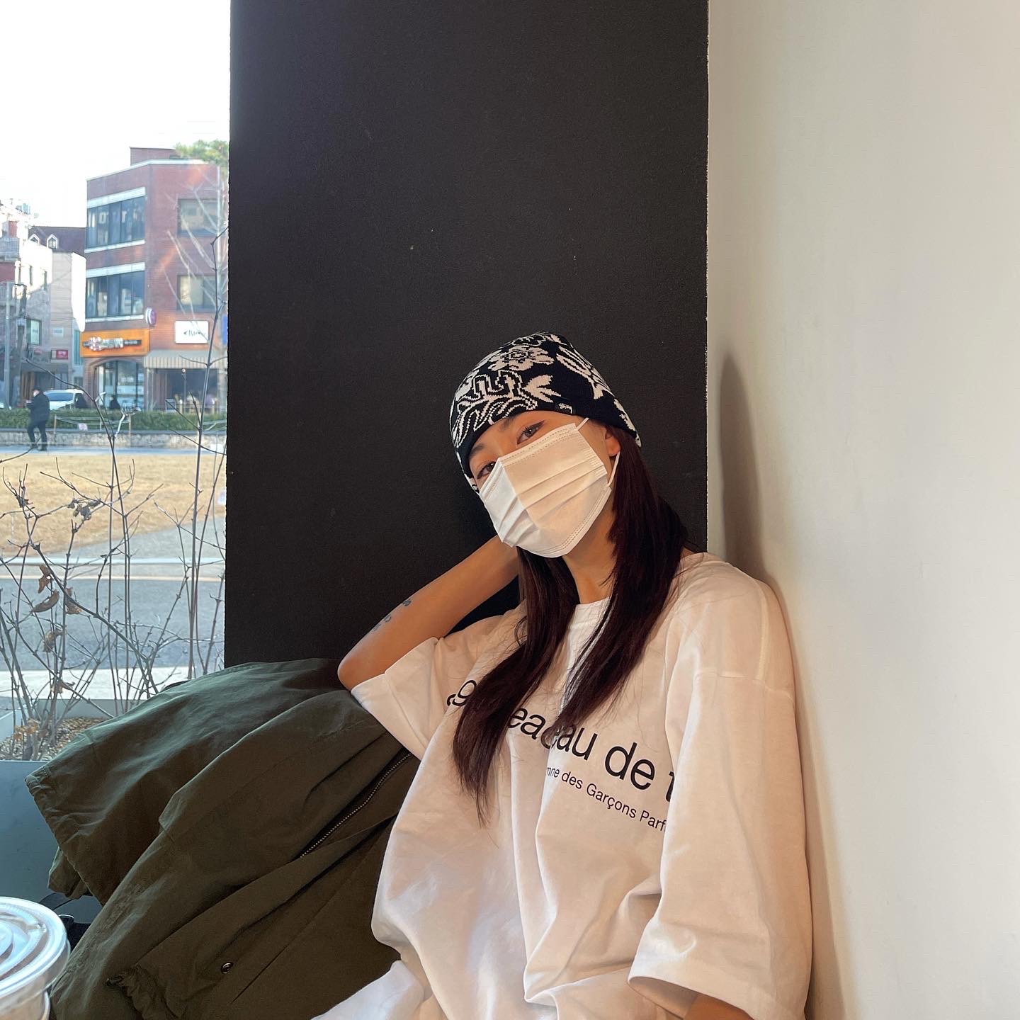 Stussy x CDG Laguna Beach T-Shirt White 착용 스타일 - 2