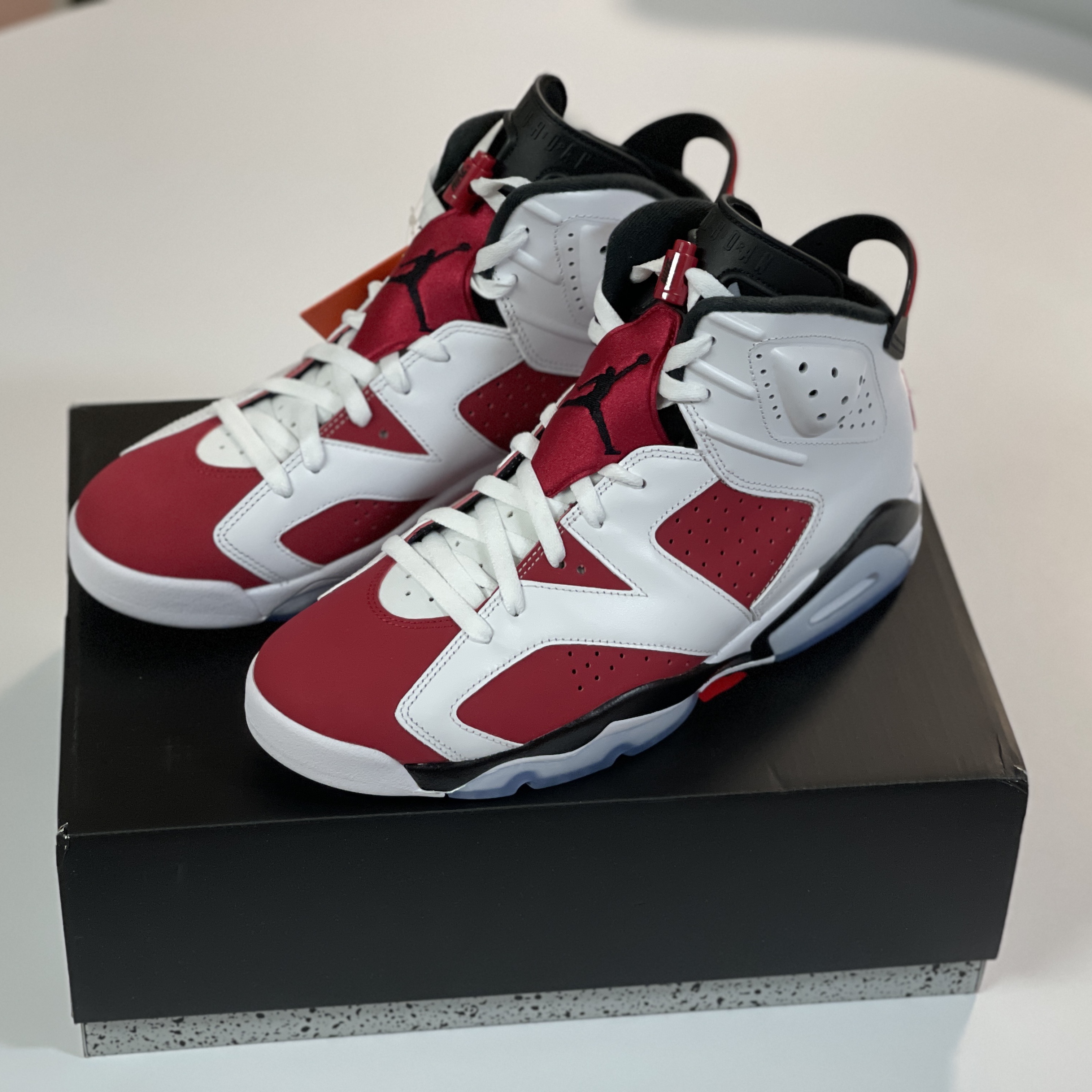 Jordan 6 Retro Carmine 2021 착용 스타일 - 3