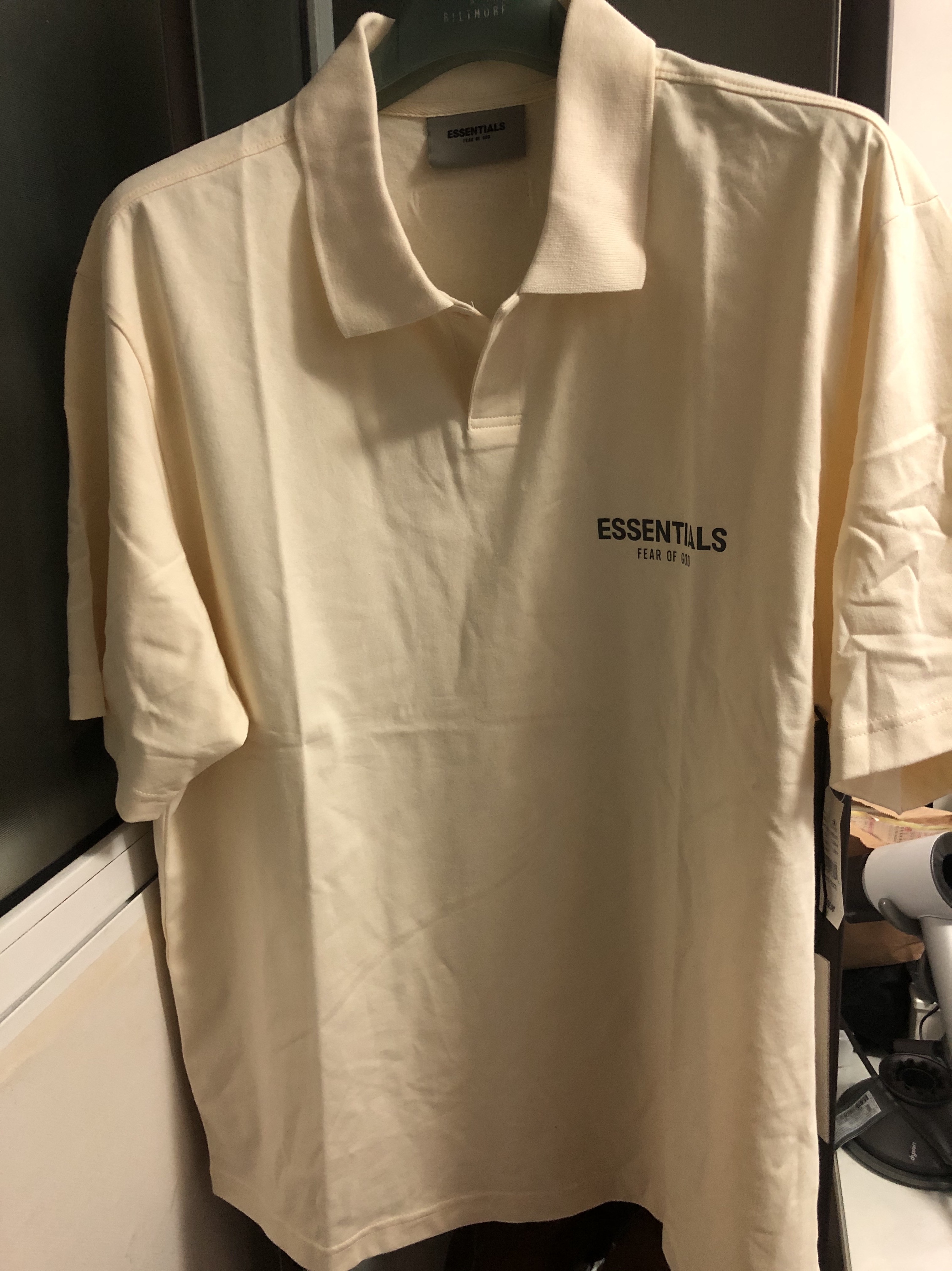 Essentials Short Sleeve Boxy Polo Buttercream 2020 착용 스타일
