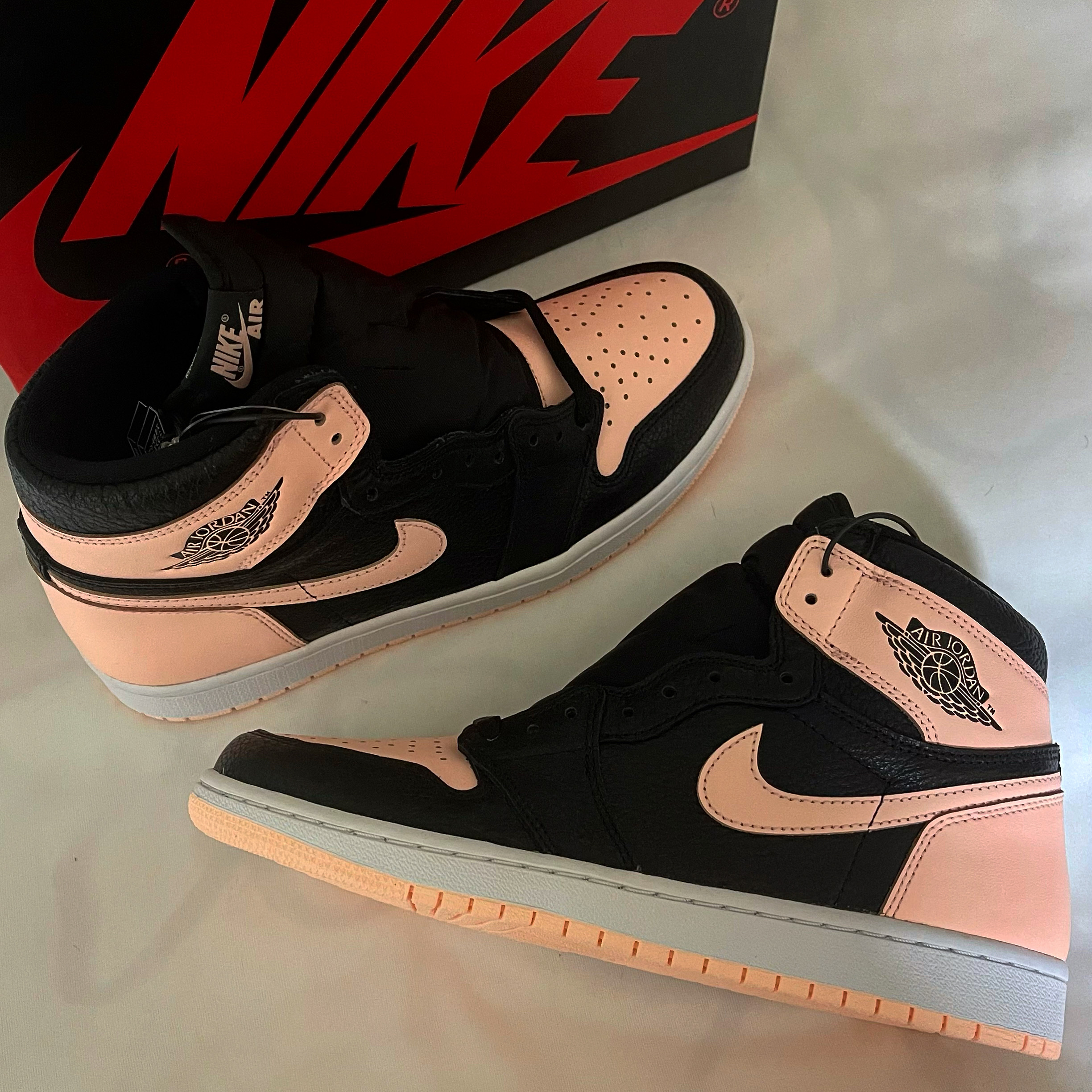 Jordan 1 Retro High OG Crimson Tint 착용 스타일
