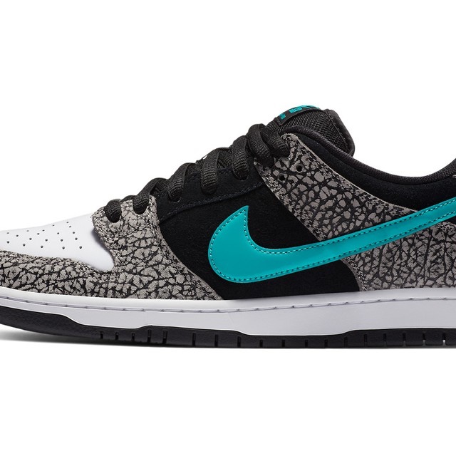 Nike SB Dunk Low Pro Clear Jade 착용 스타일