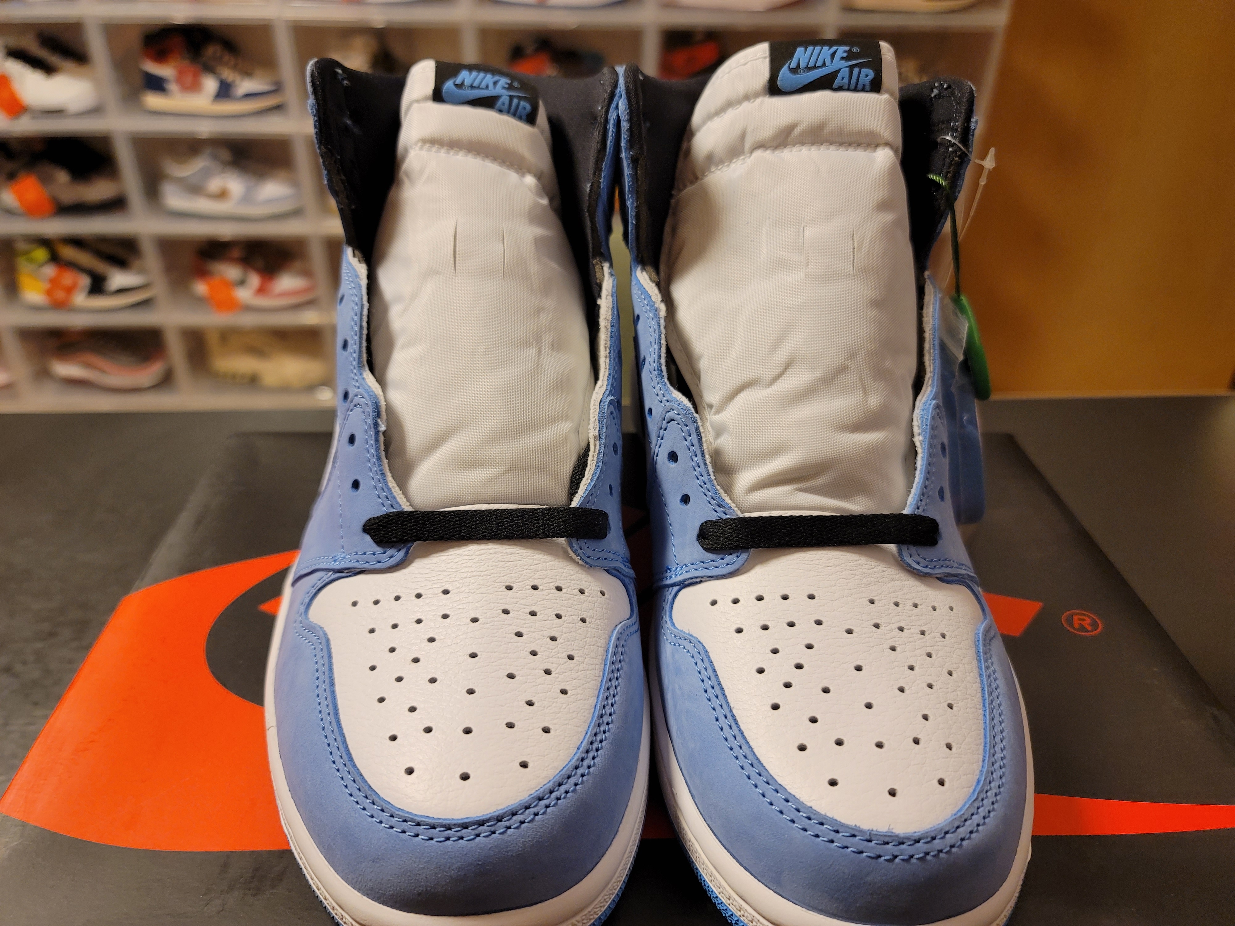 Jordan 1 Retro High OG University Blue 착용 스타일 - 1