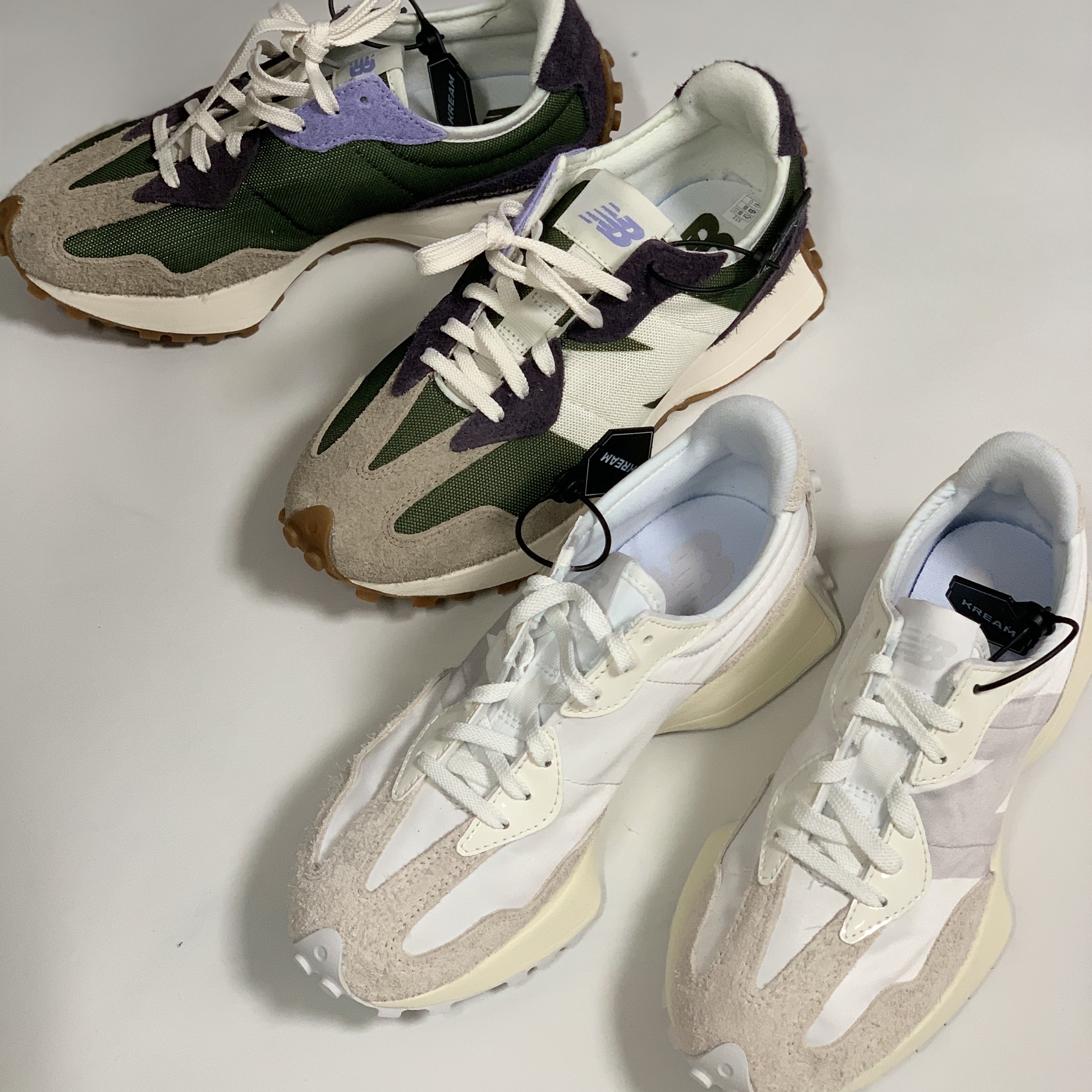(W) New Balance 327 White Moonbeam 착용 스타일