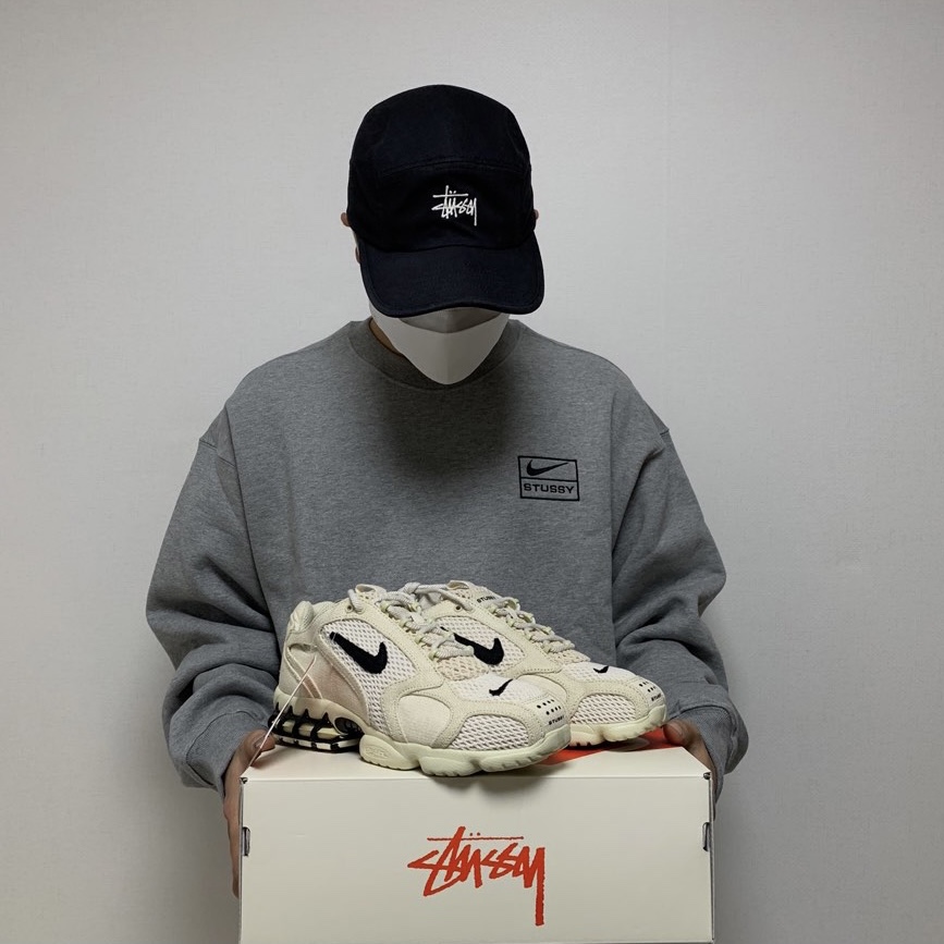 Nike x Stussy Air Zoom Spiridon Cage 2 Fossil, Nike x Stussy NRG BR Crew Fleece Grey 착용 스타일