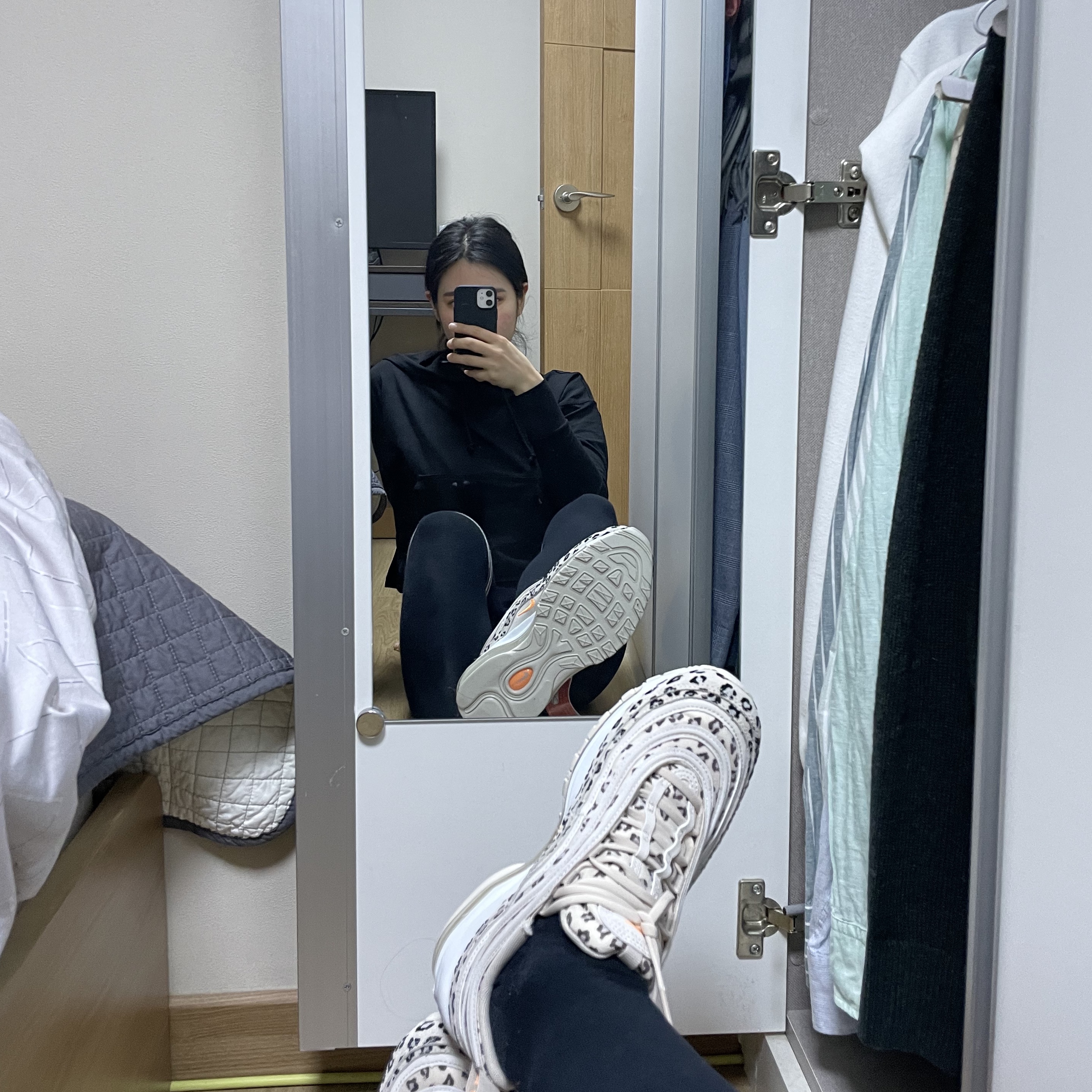 (W) Nike Air Max 97 SE Leopard 착용 스타일 - 2