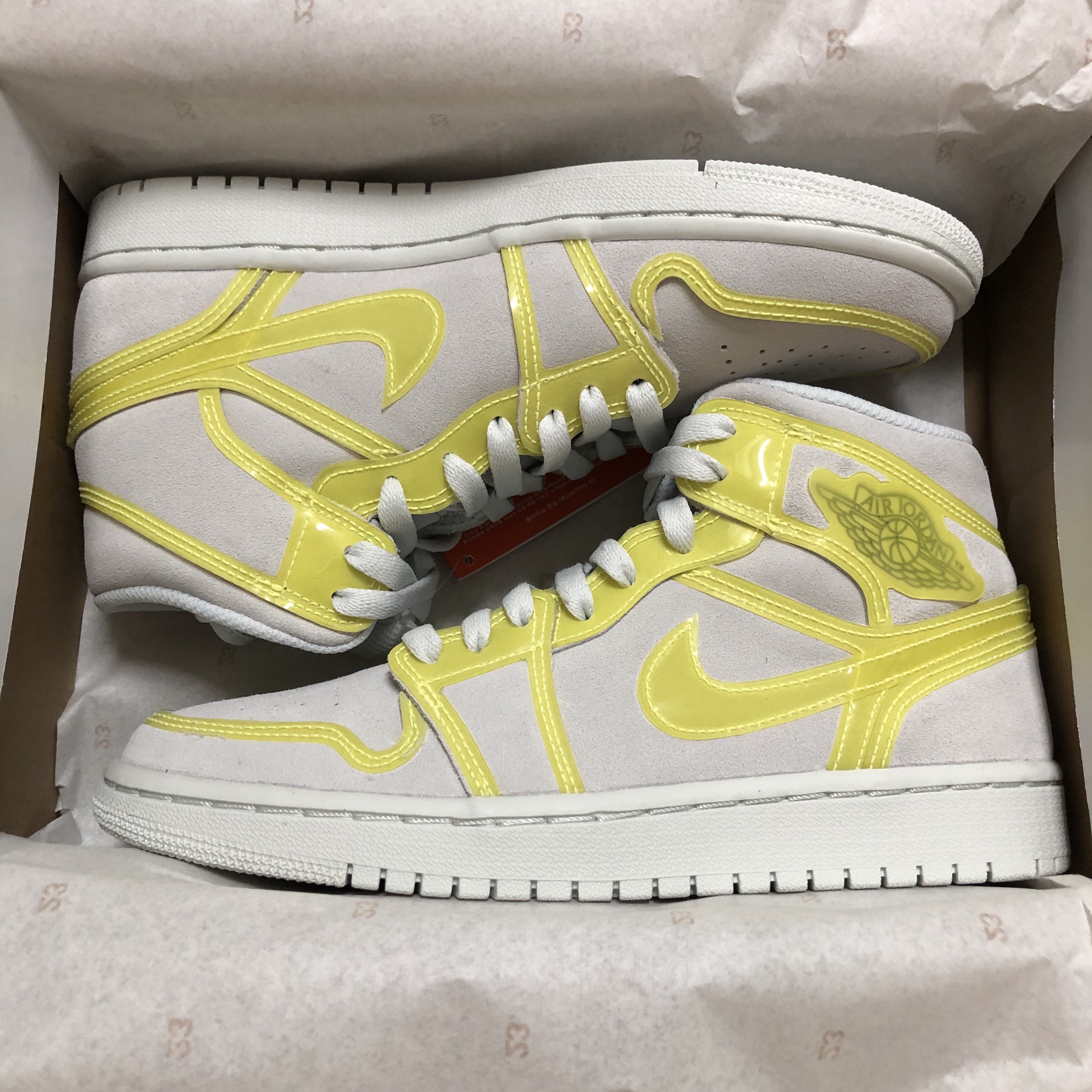 (W) Jordan 1 Mid LX Opti Yellow 착용 스타일 - 1