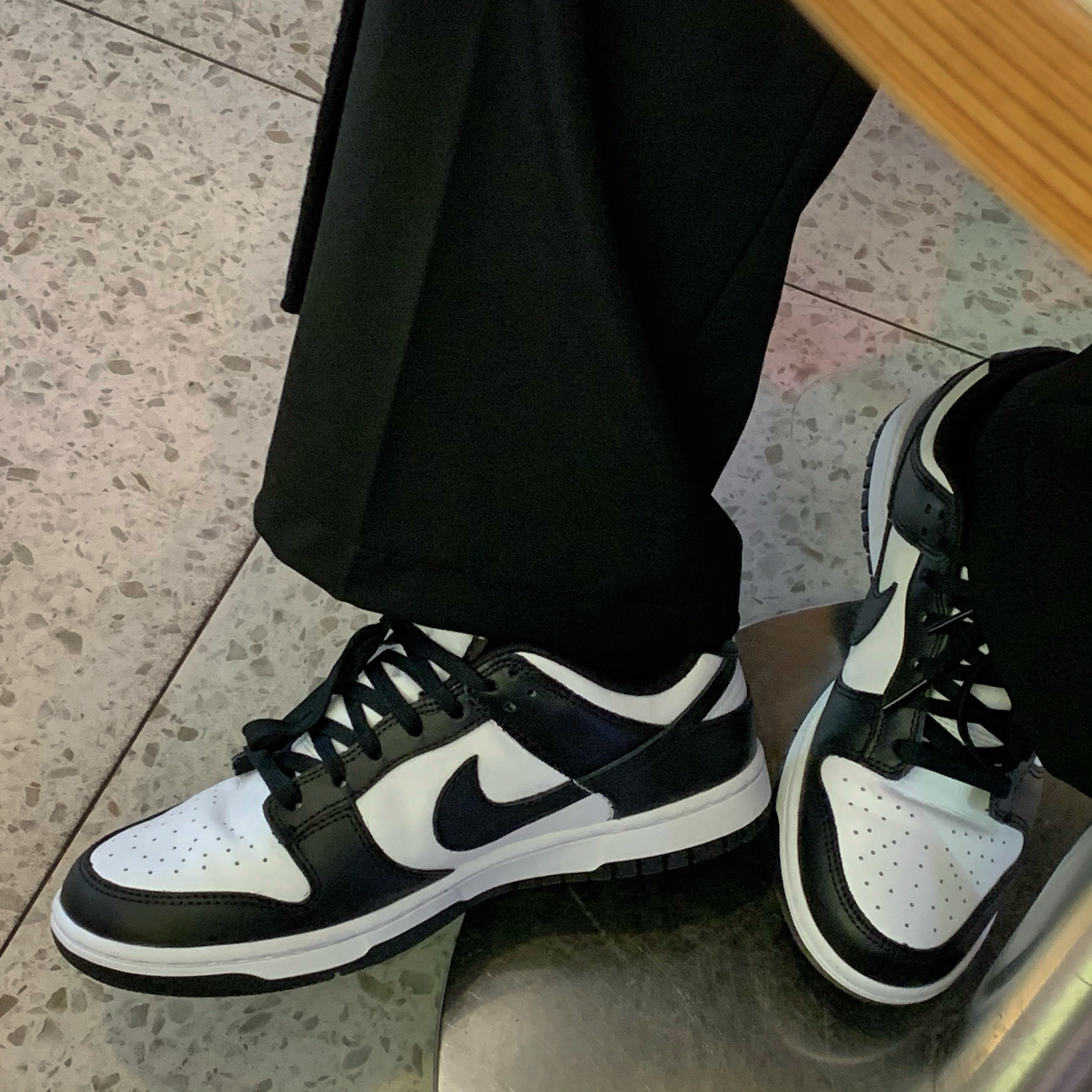 Nike Dunk Low Retro Black 착용 스타일 - 1