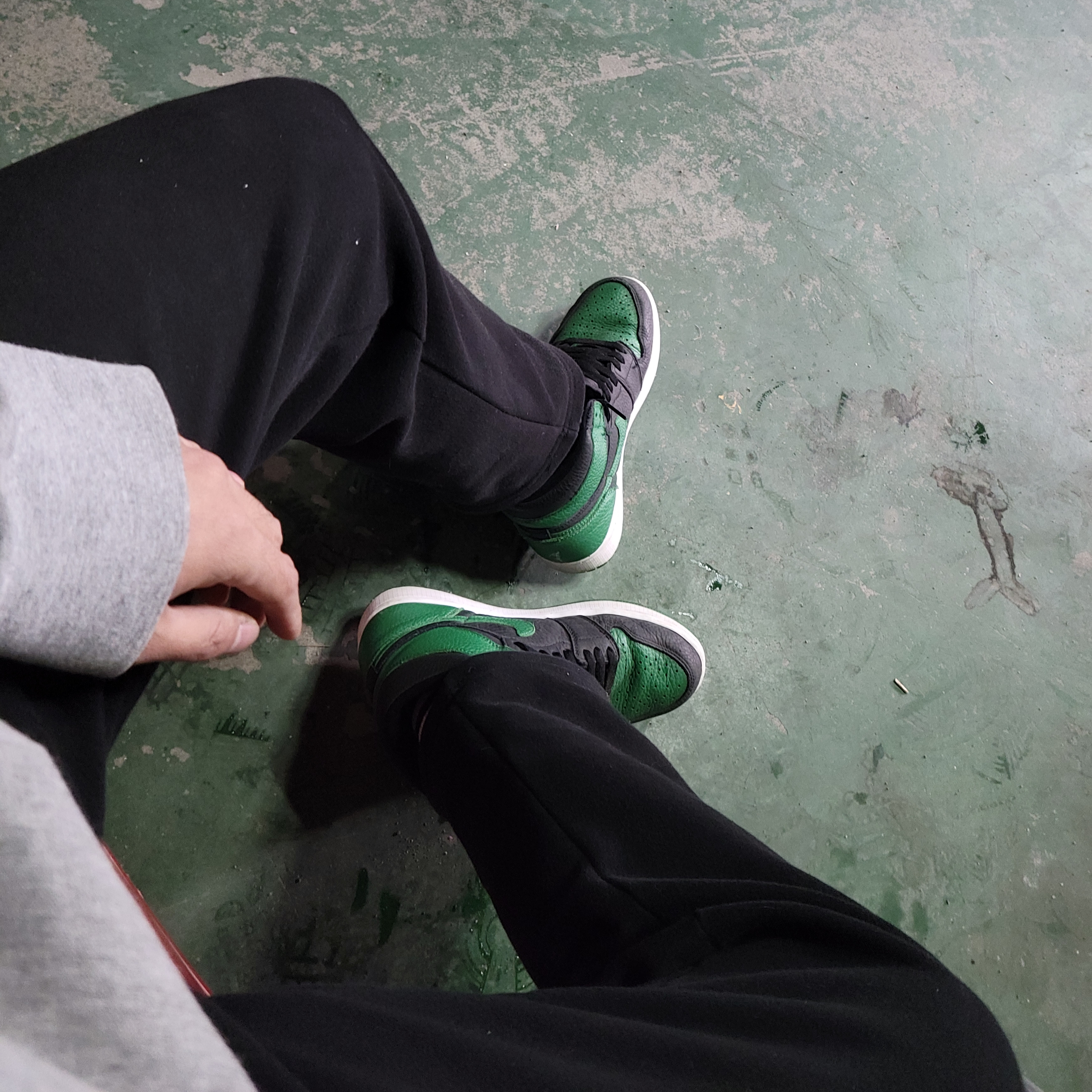 Jordan 1 Retro High OG Pine Green Black 착용 스타일