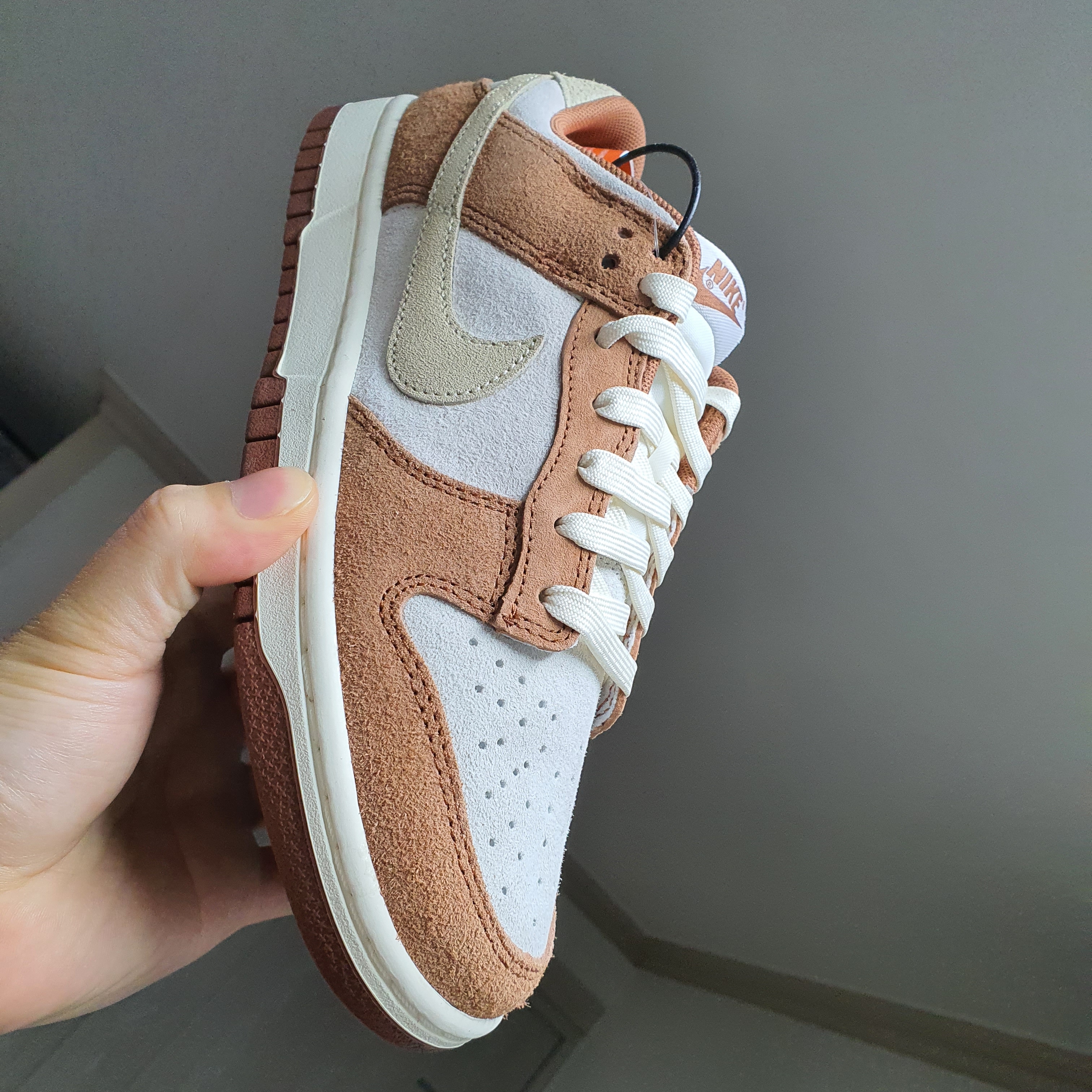 Nike Dunk Low Pro Premium Medium Curry 착용 스타일