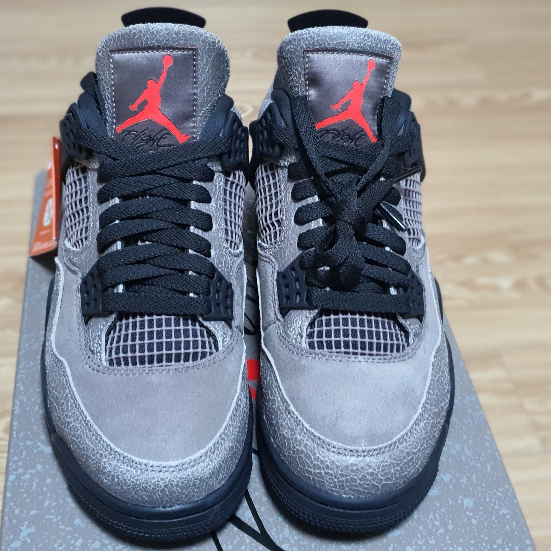 Jordan 4 Retro Taupe Haze 착용 스타일 - 3