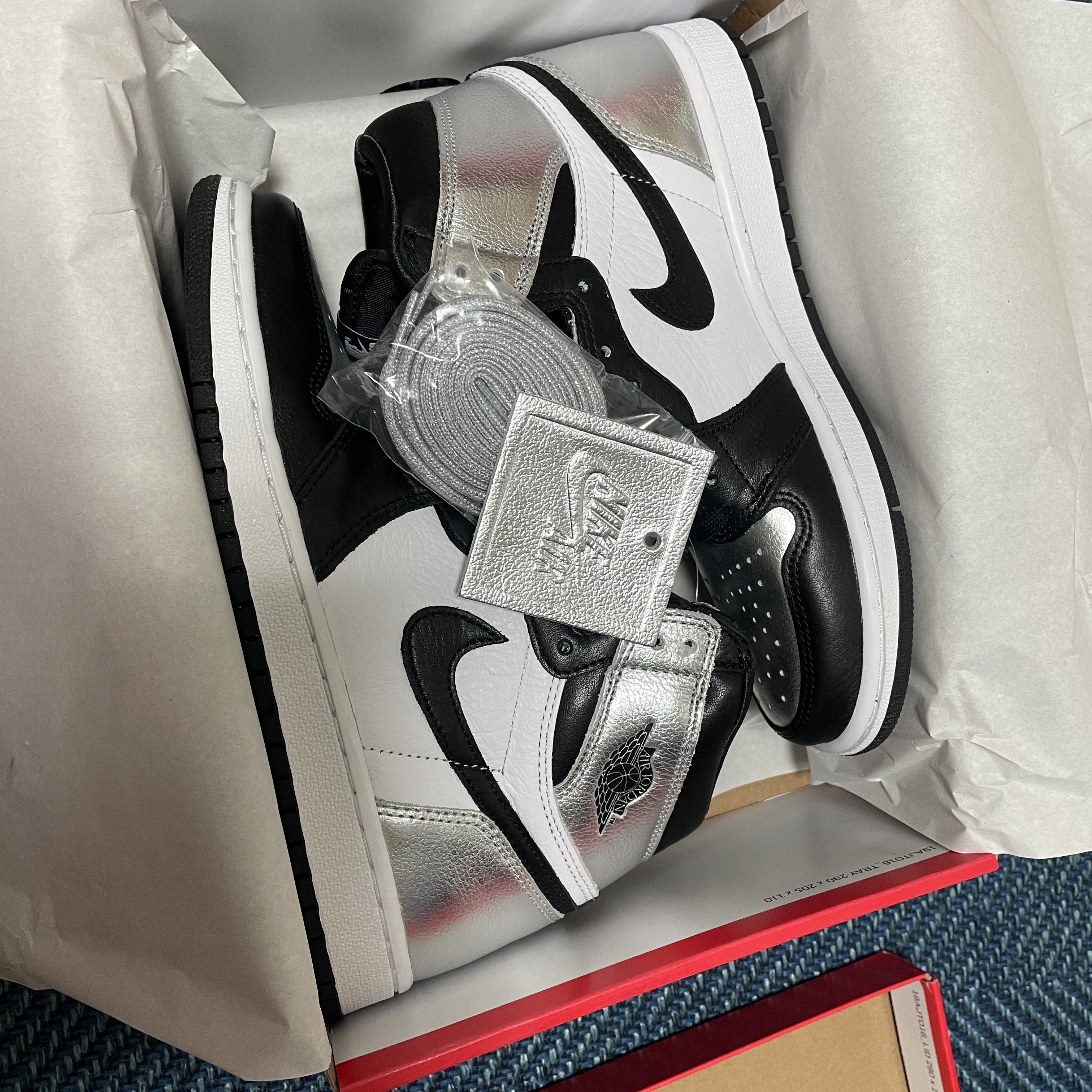 (W) Jordan 1 Retro High OG Silver Toe 착용 스타일 - 2