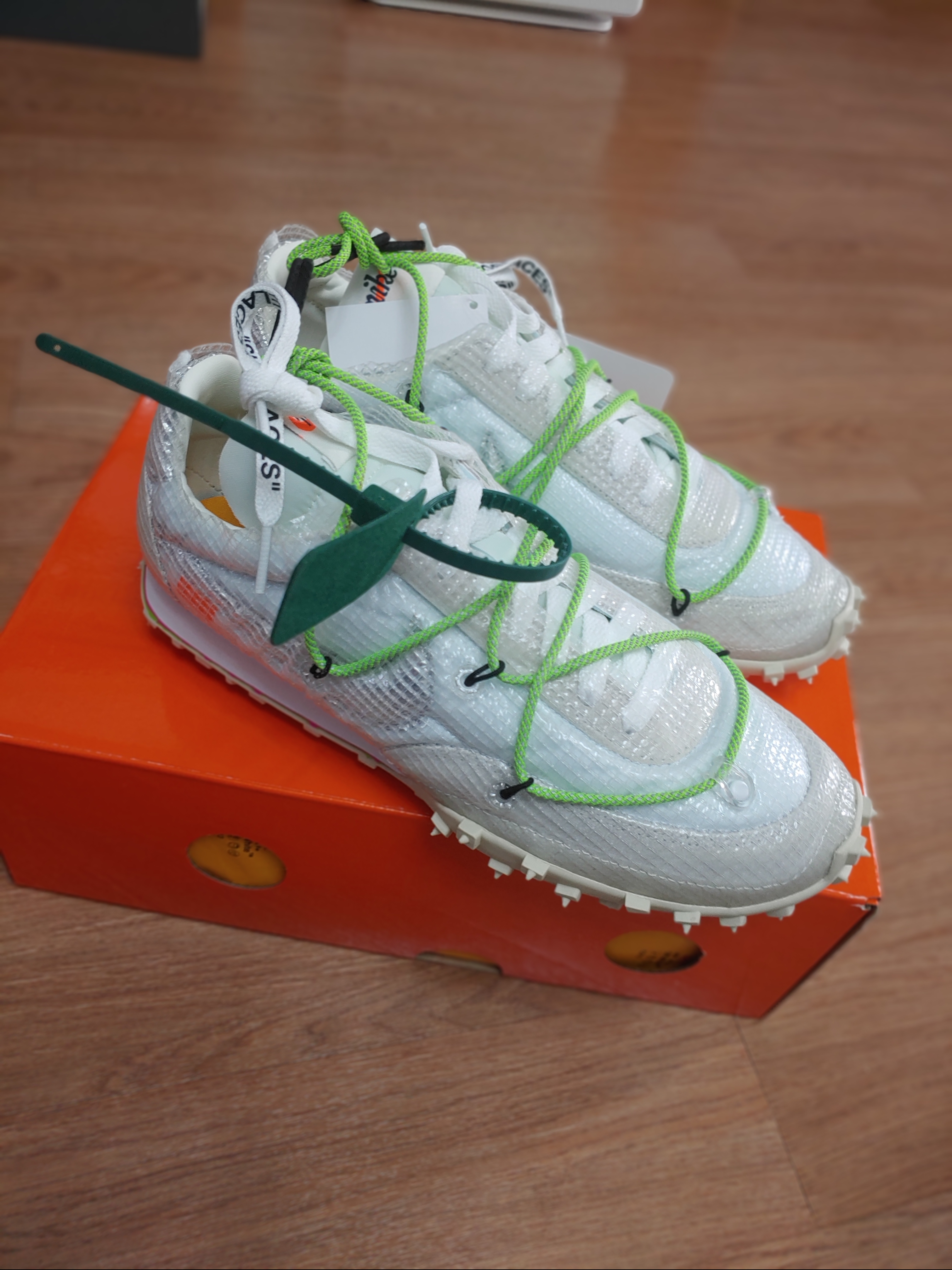 (W) Nike x Off-White Waffle Racer White 착용 스타일 - 3