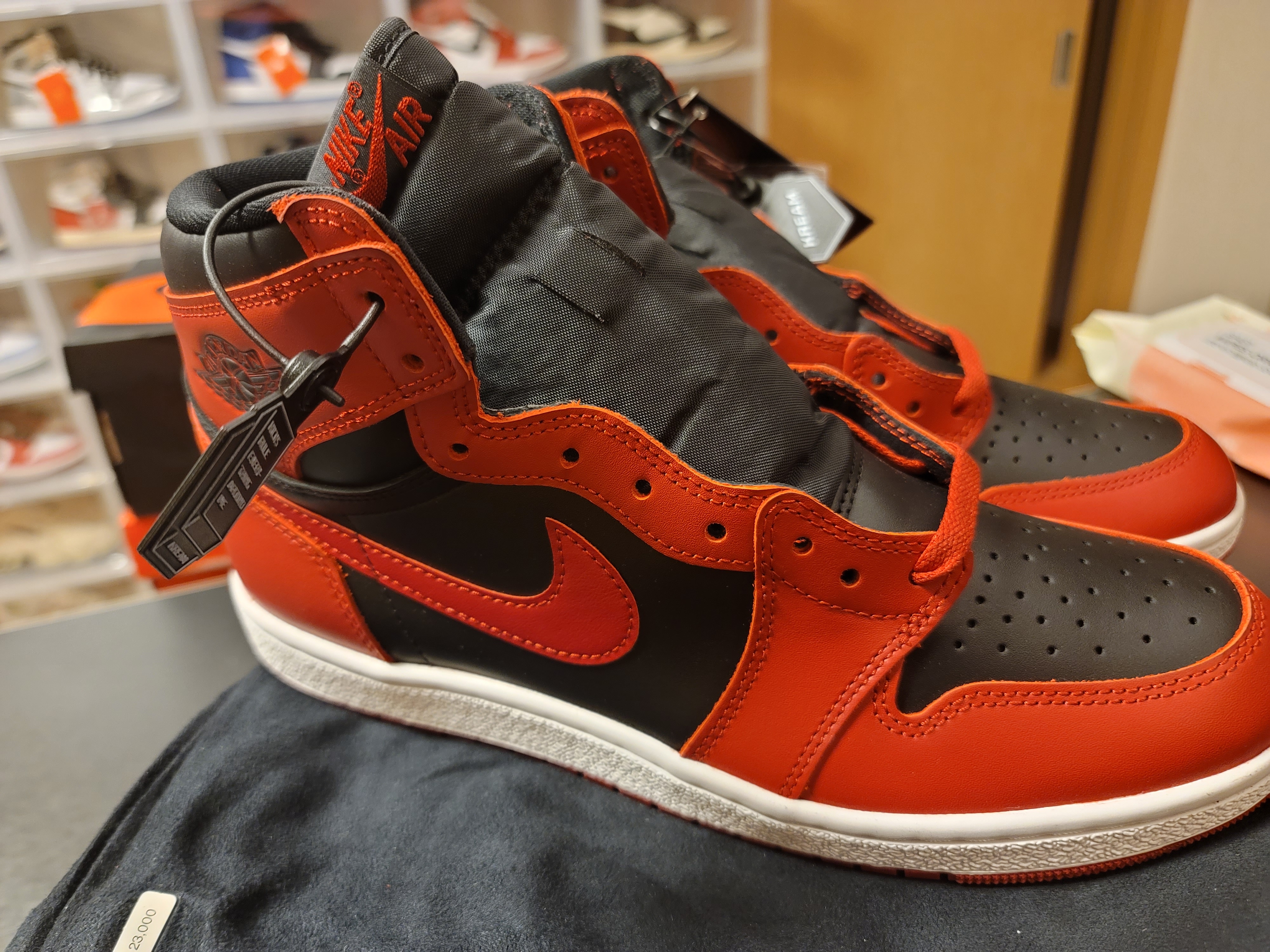 Jordan 1 High 85 Varsity Red 착용 스타일 - 2