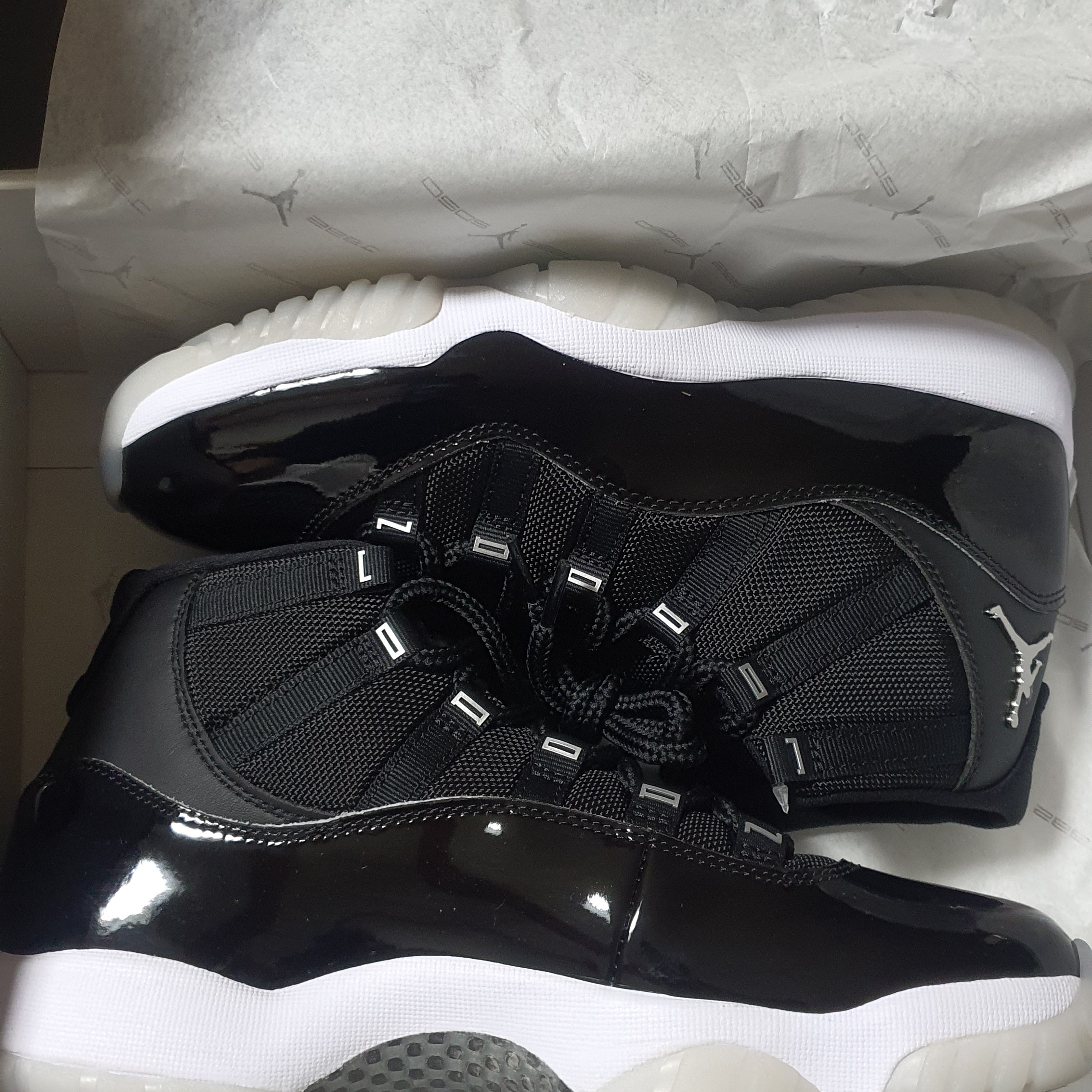 Jordan 11 Retro Jubilee 착용 스타일