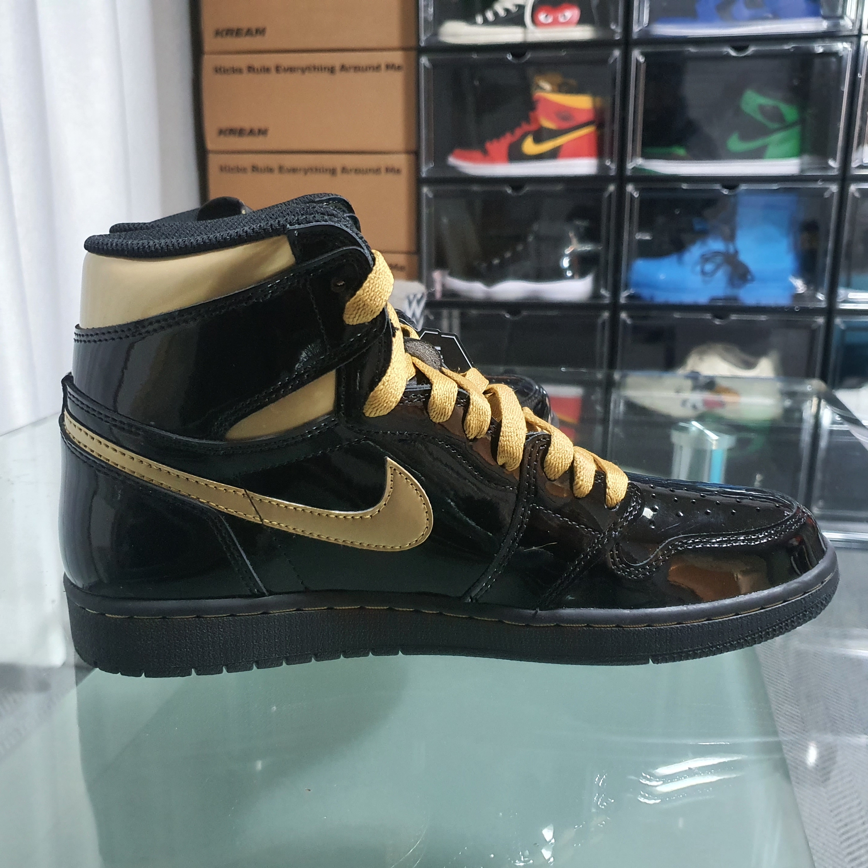Jordan 1 Retro High OG Metallic Gold 착용 스타일 - 3