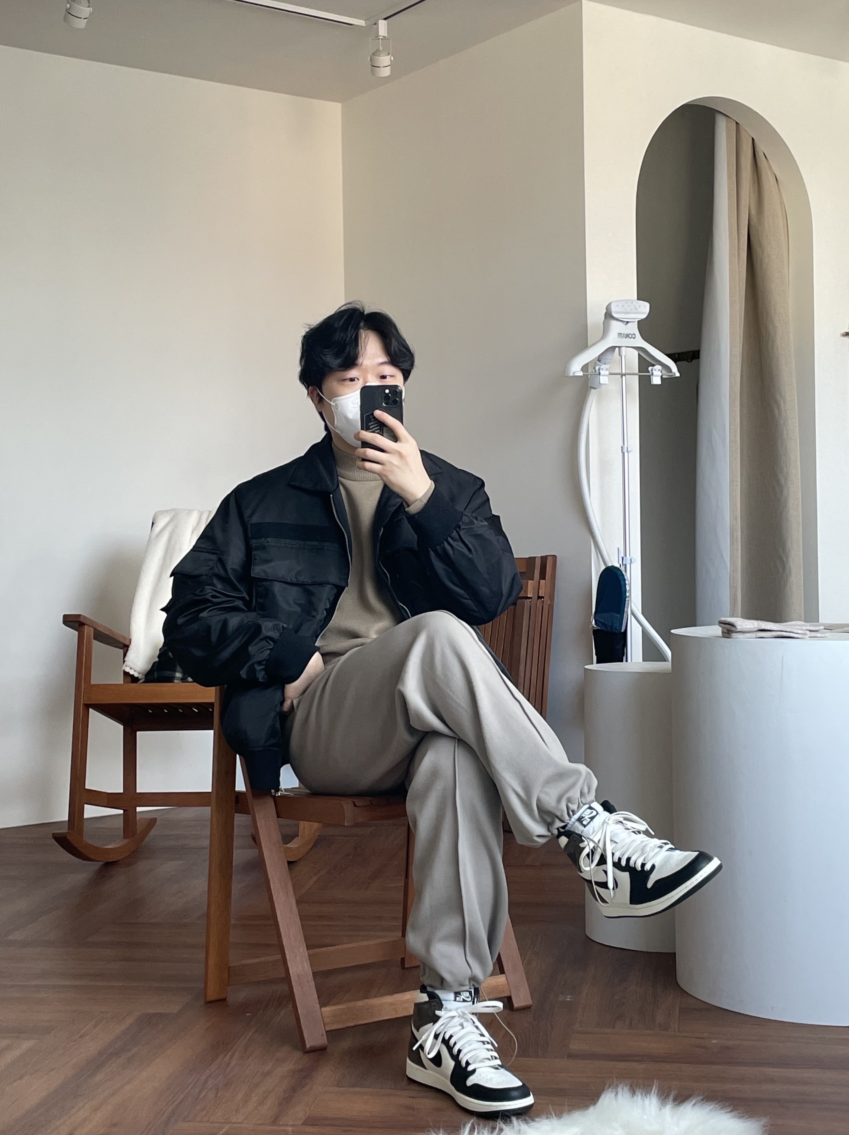 Jordan 1 Retro High OG Black Mocha 착용 스타일