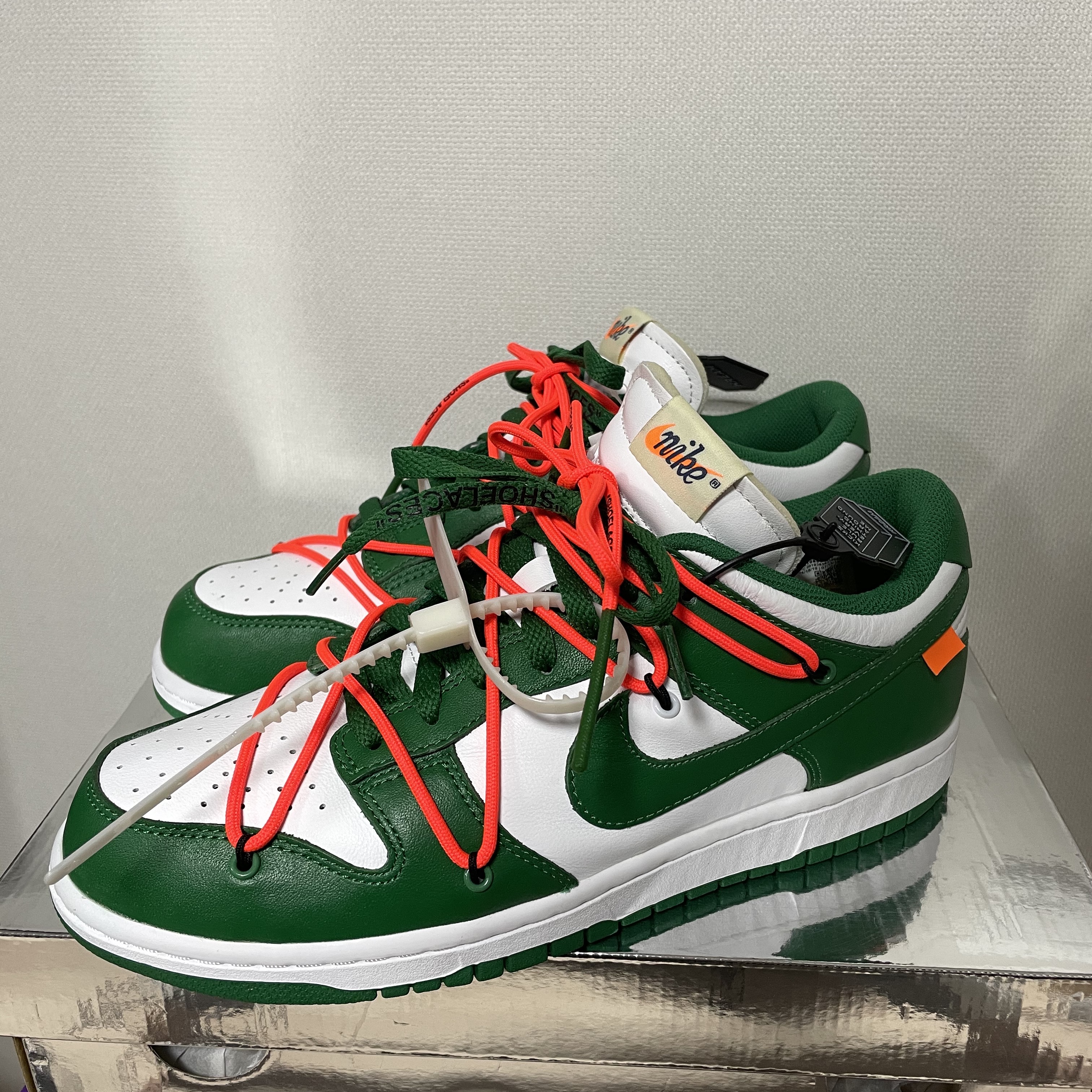 Nike x Off-White Dunk Low Pine Green 착용 스타일 - 2