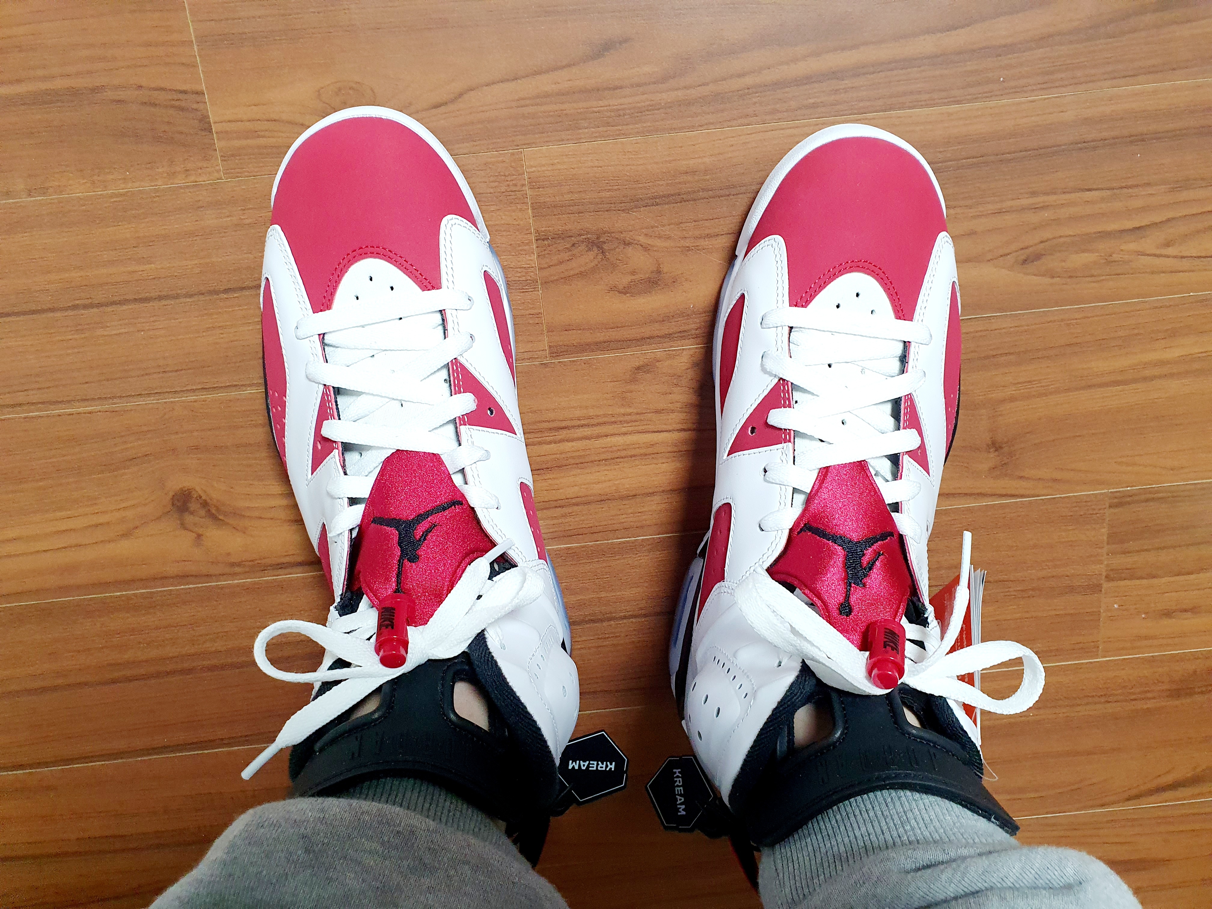 Jordan 6 Retro Carmine 2021 착용 스타일 - 1