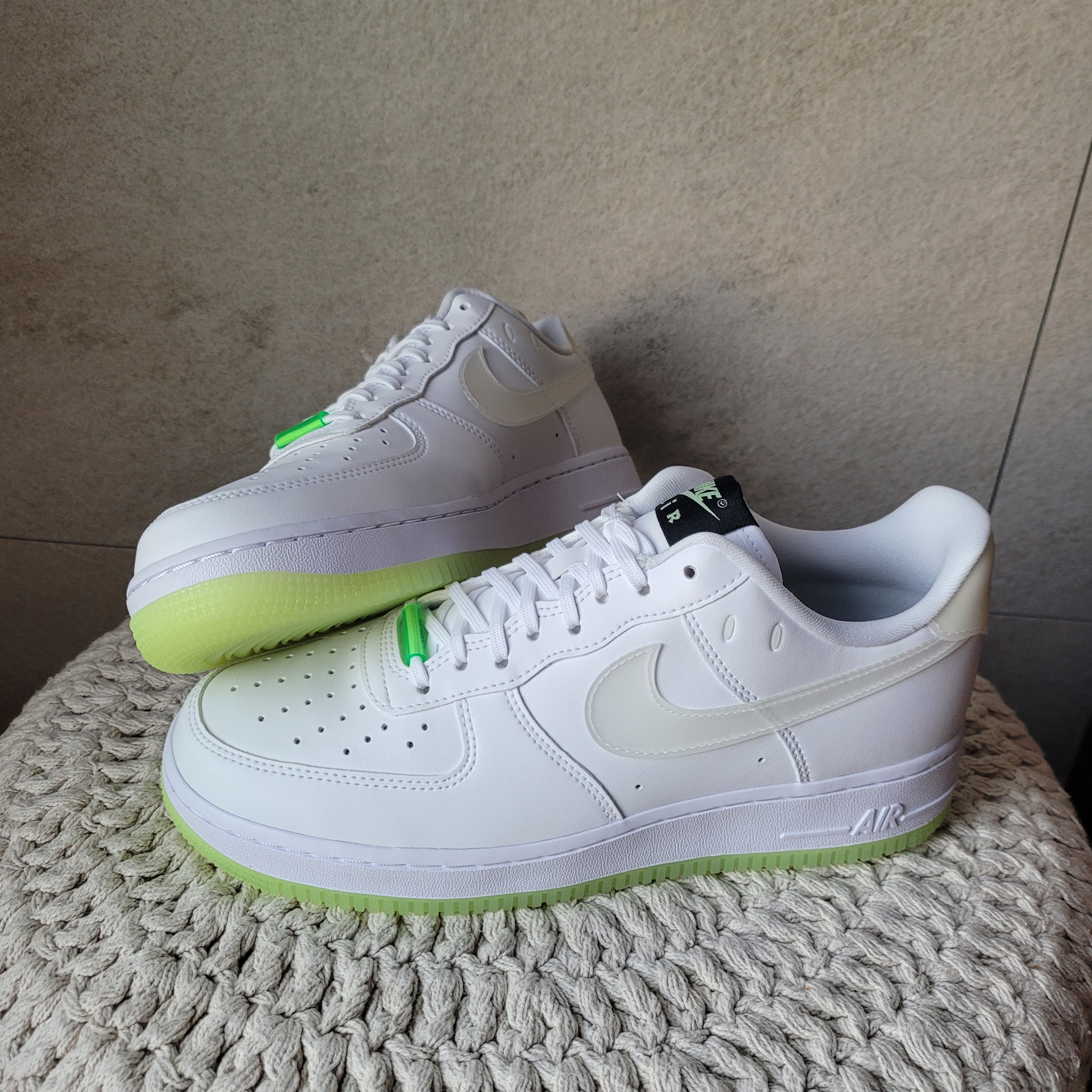 (W) Nike Air Force 1 '07 LX Have a Nike Day White Glow 착용 스타일