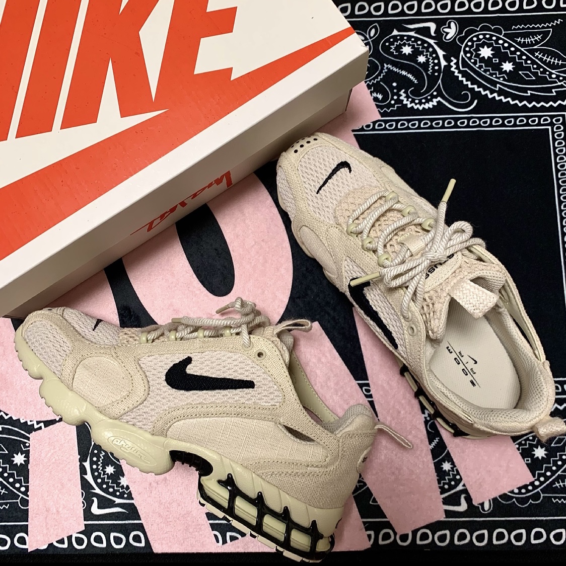 Nike x Stussy Air Zoom Spiridon Cage 2 Fossil 착용 스타일