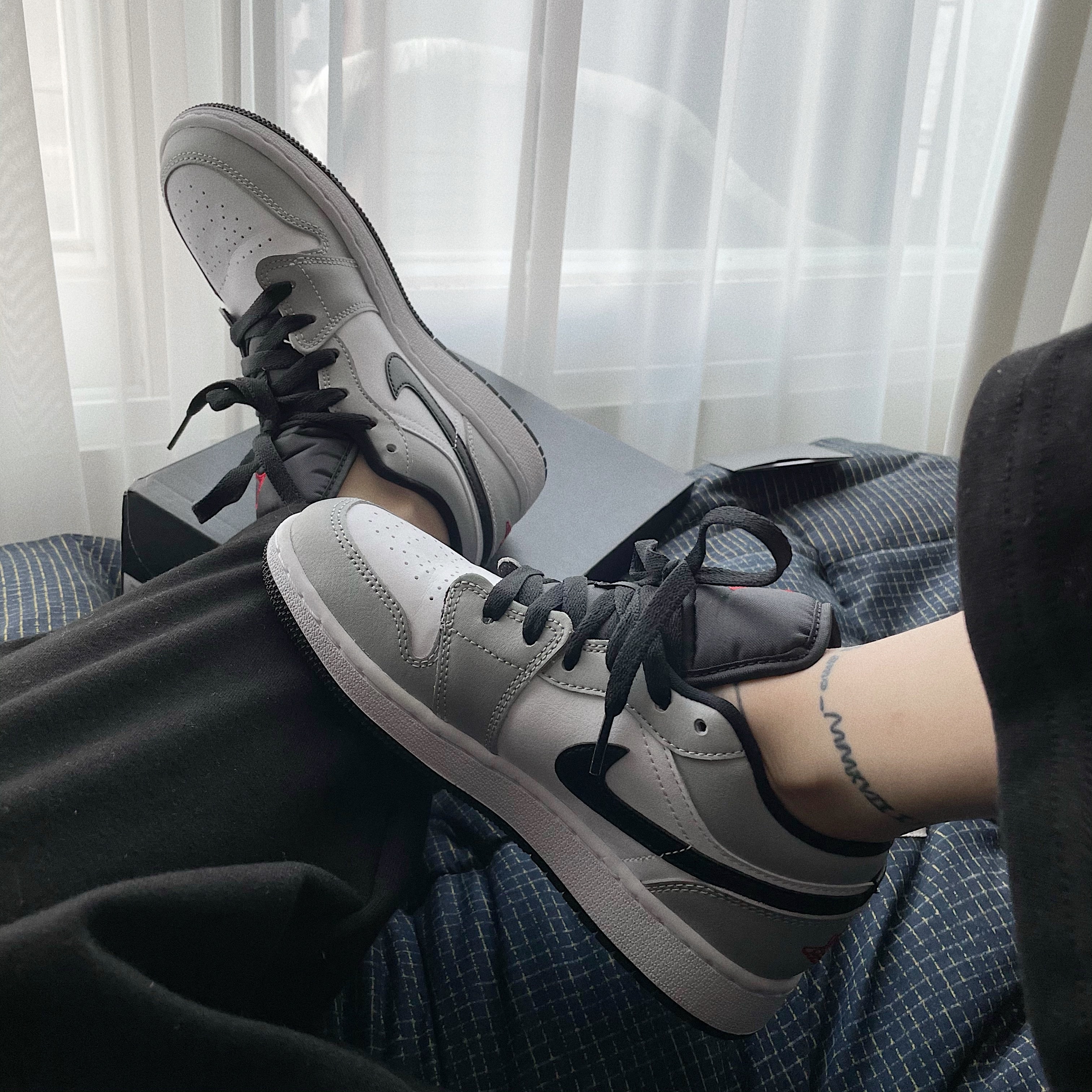 (GS) Jordan 1 Low Light Smoke Grey 착용 스타일 - 2