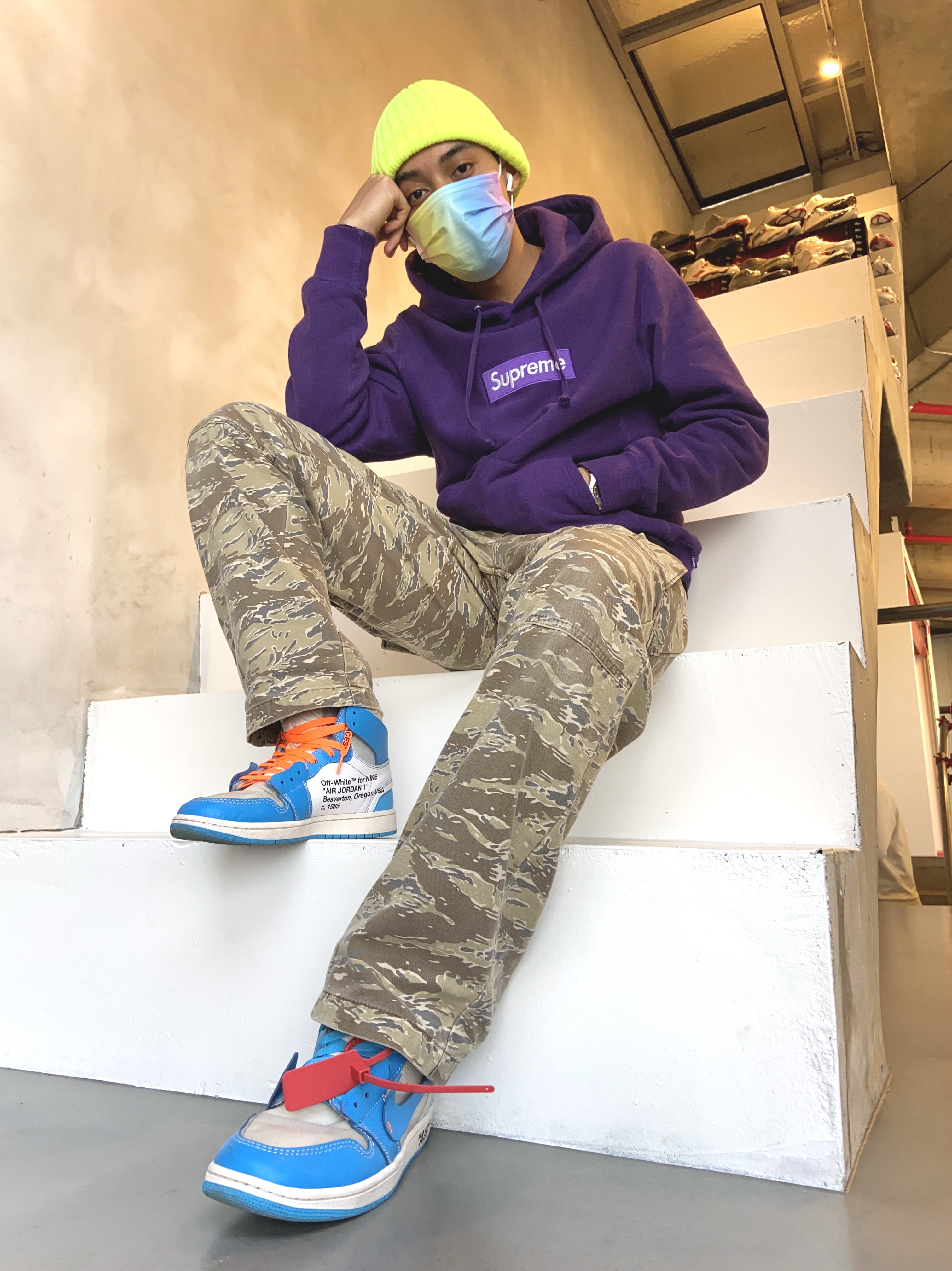 Jordan 1 x Off-White Retro High University Blue 착용 스타일