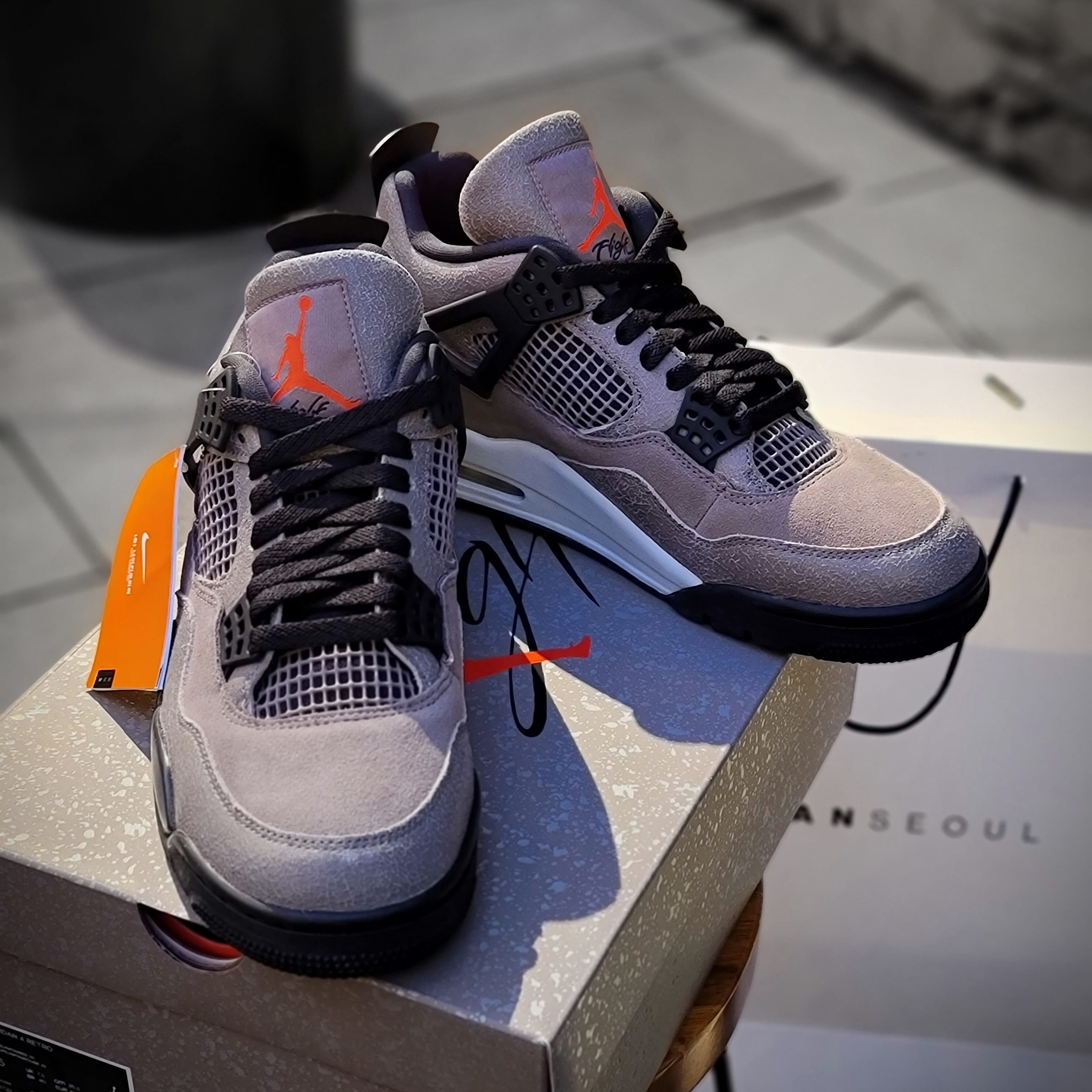 Jordan 4 Retro Taupe Haze 착용 스타일