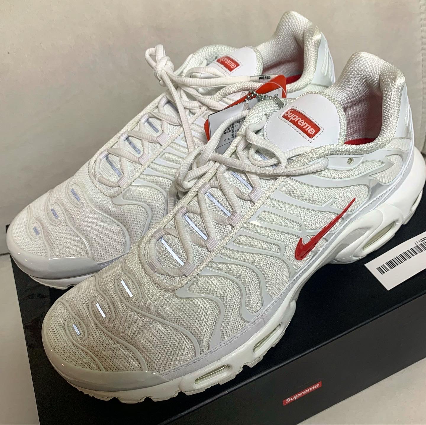 Nike x Supreme Air Max Plus TN White 착용 스타일