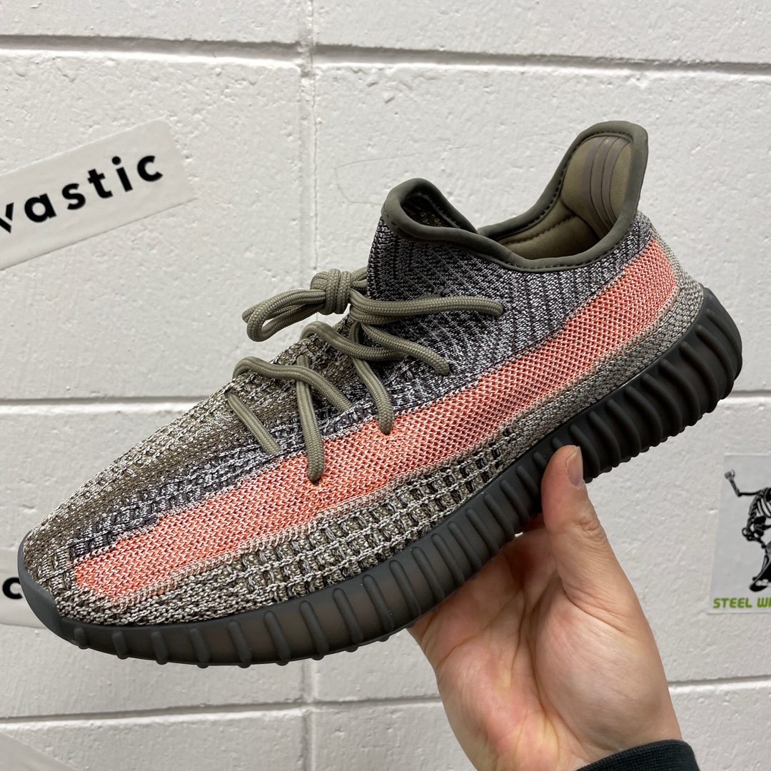 Adidas Yeezy Boost 350 V2 Ash Stone 착용 스타일