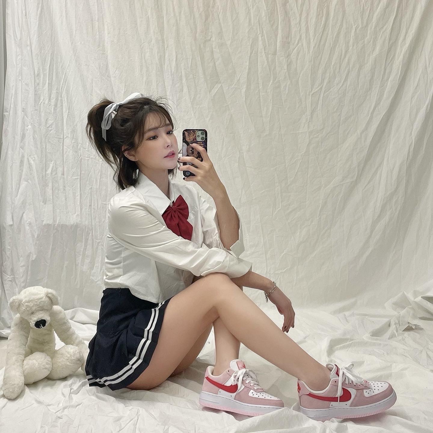 Nike Air Force 1 '07 QS Valentine's Day 착용 스타일