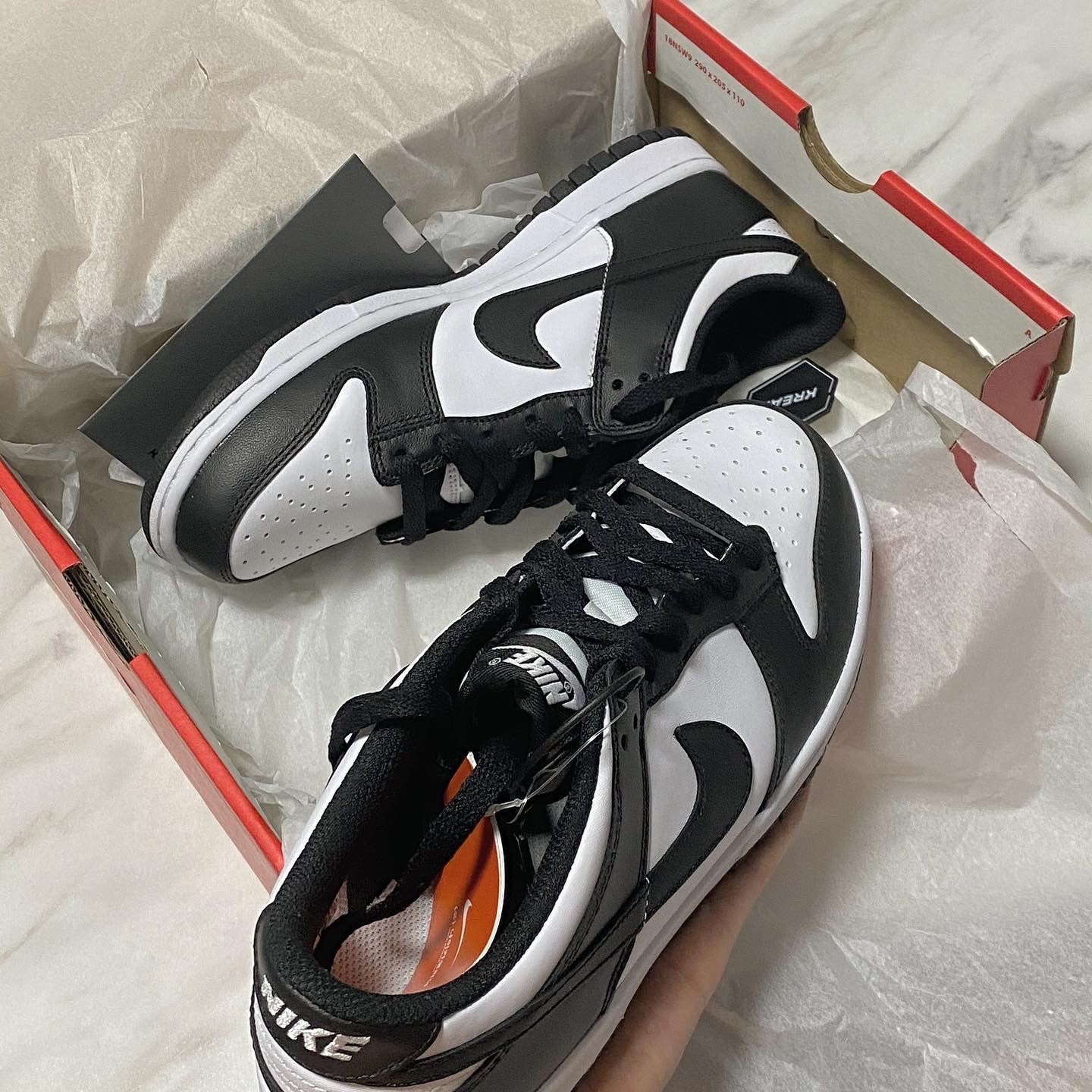 (GS) Nike Dunk Low Black 착용 스타일 - 1