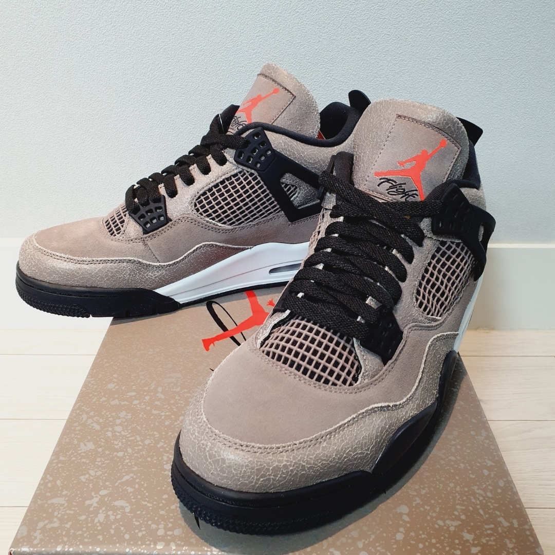 Jordan 4 Retro Taupe Haze 착용 스타일