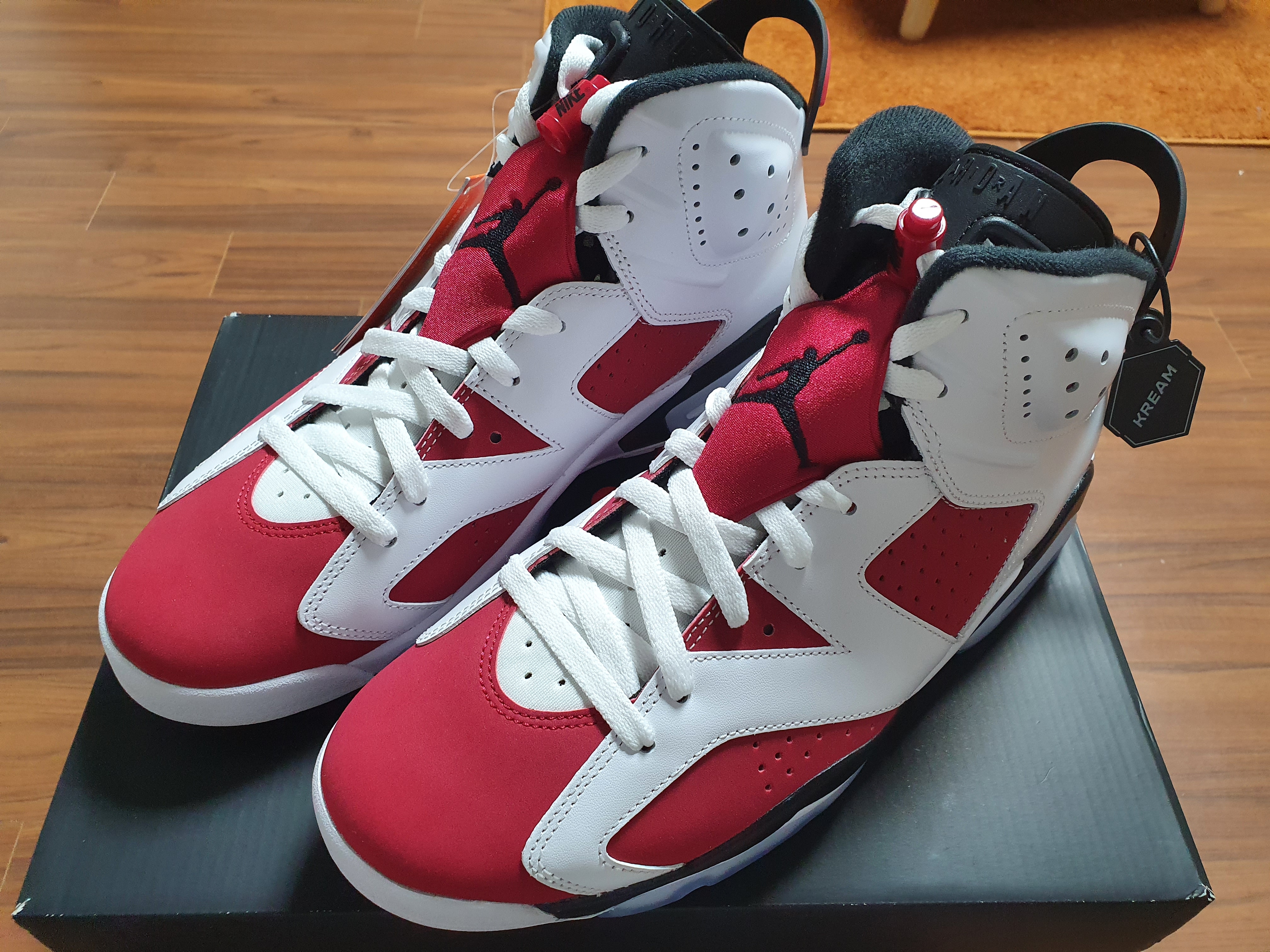 Jordan 6 Retro Carmine 2021 착용 스타일 - 3