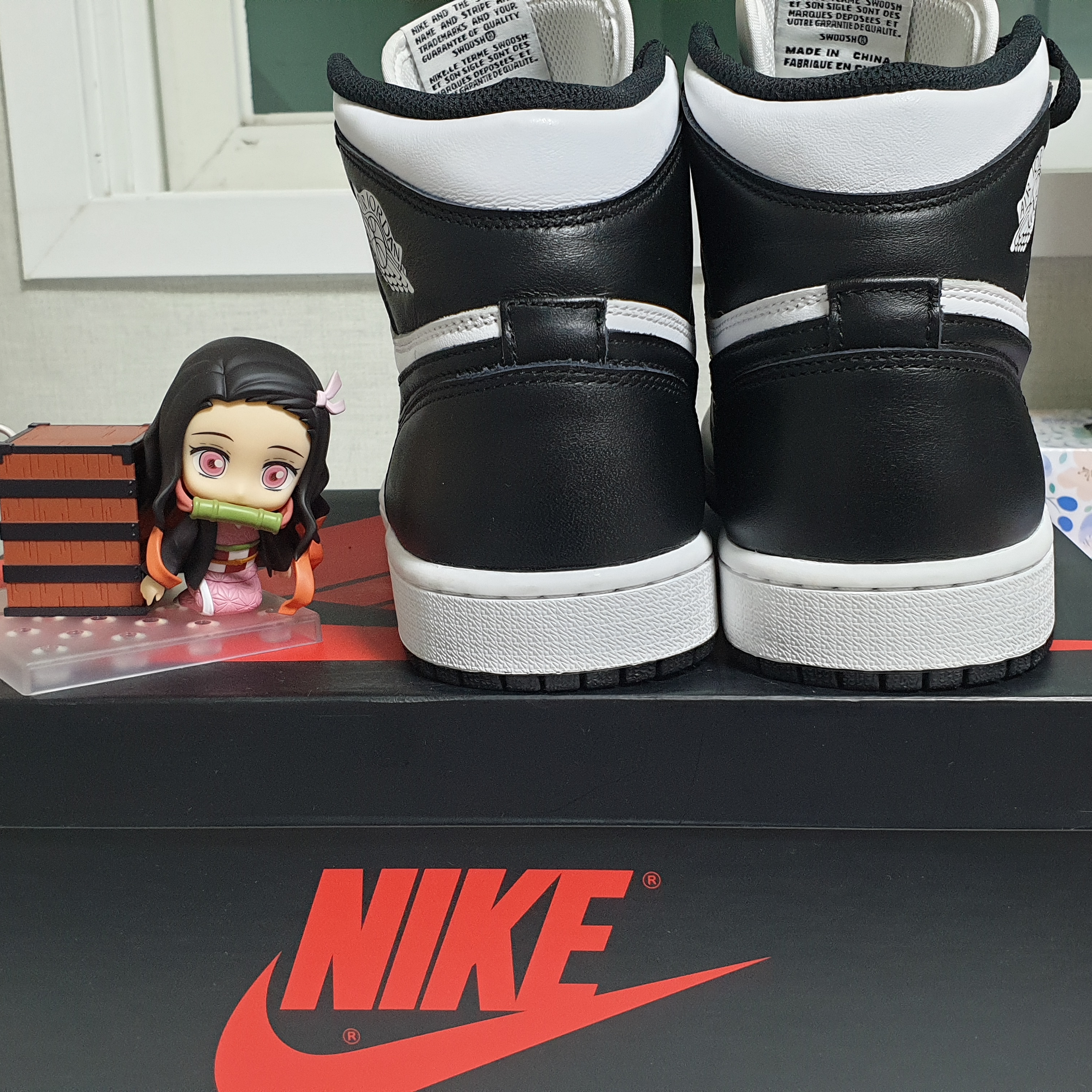 Jordan 1 Retro High OG Black White 2014 착용 스타일 - 3