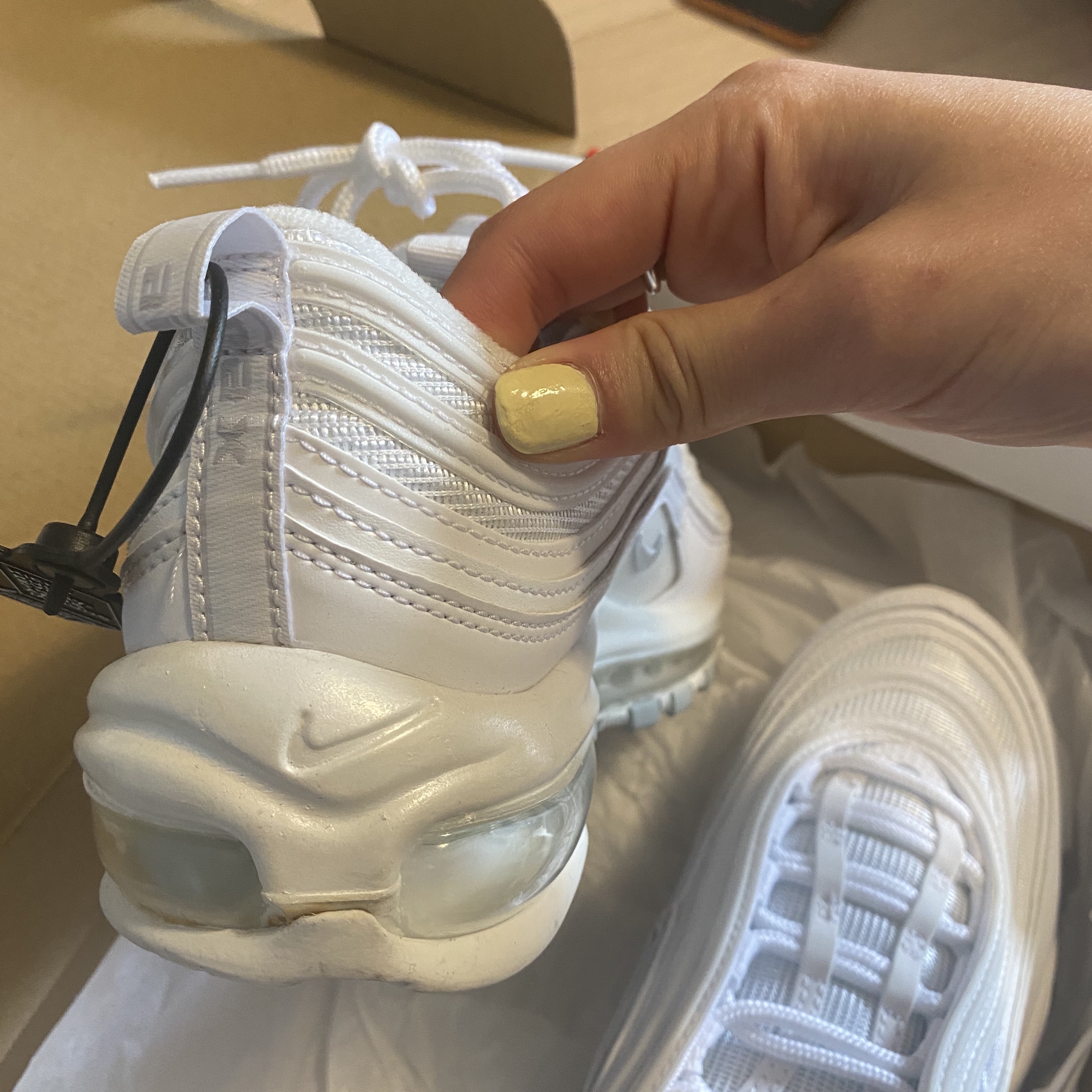 (W) Nike Air Max 97 White Pure Platinum 착용 스타일 - 2